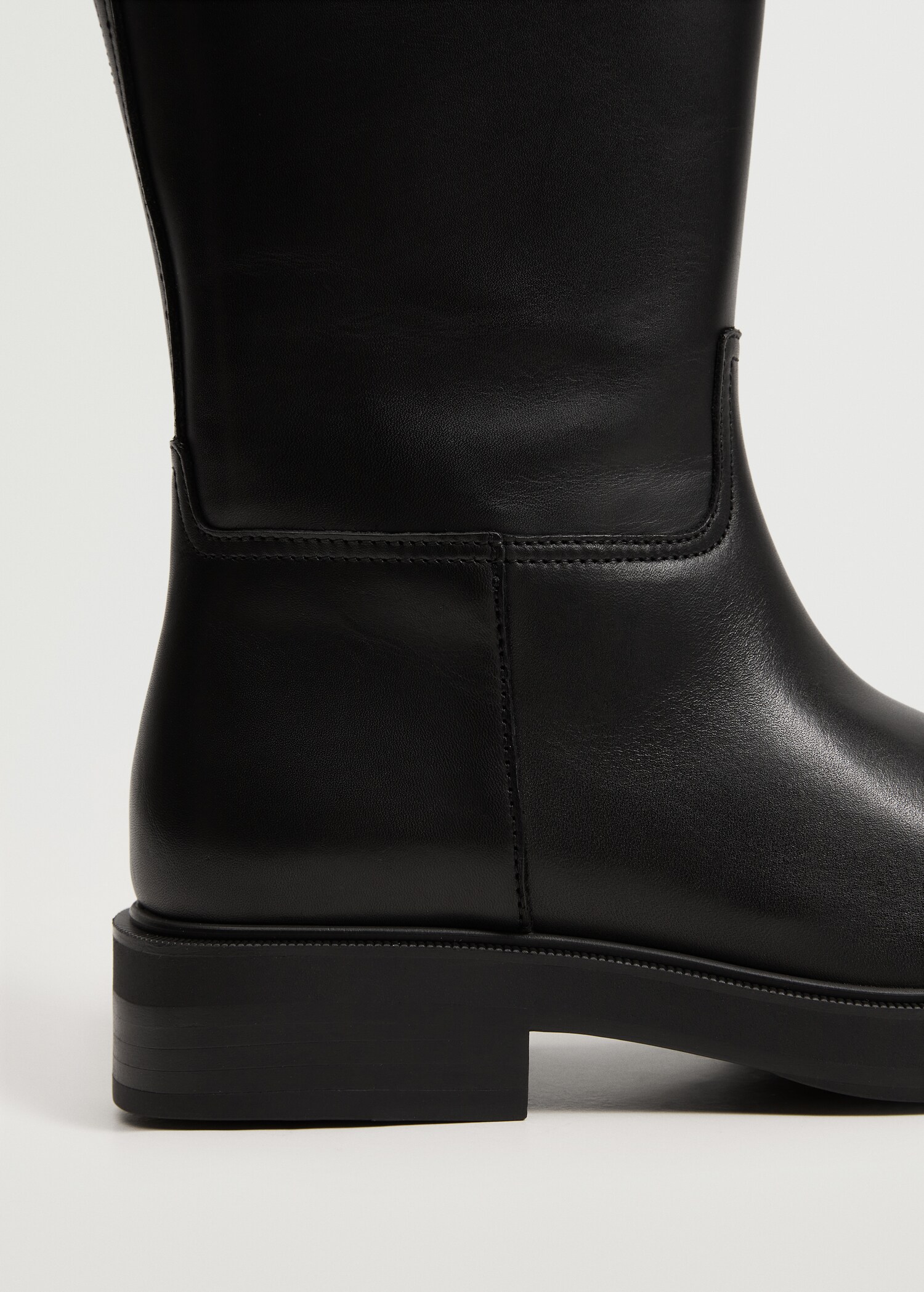 Bota de pele de cano alto - Pormenor do artigo 3