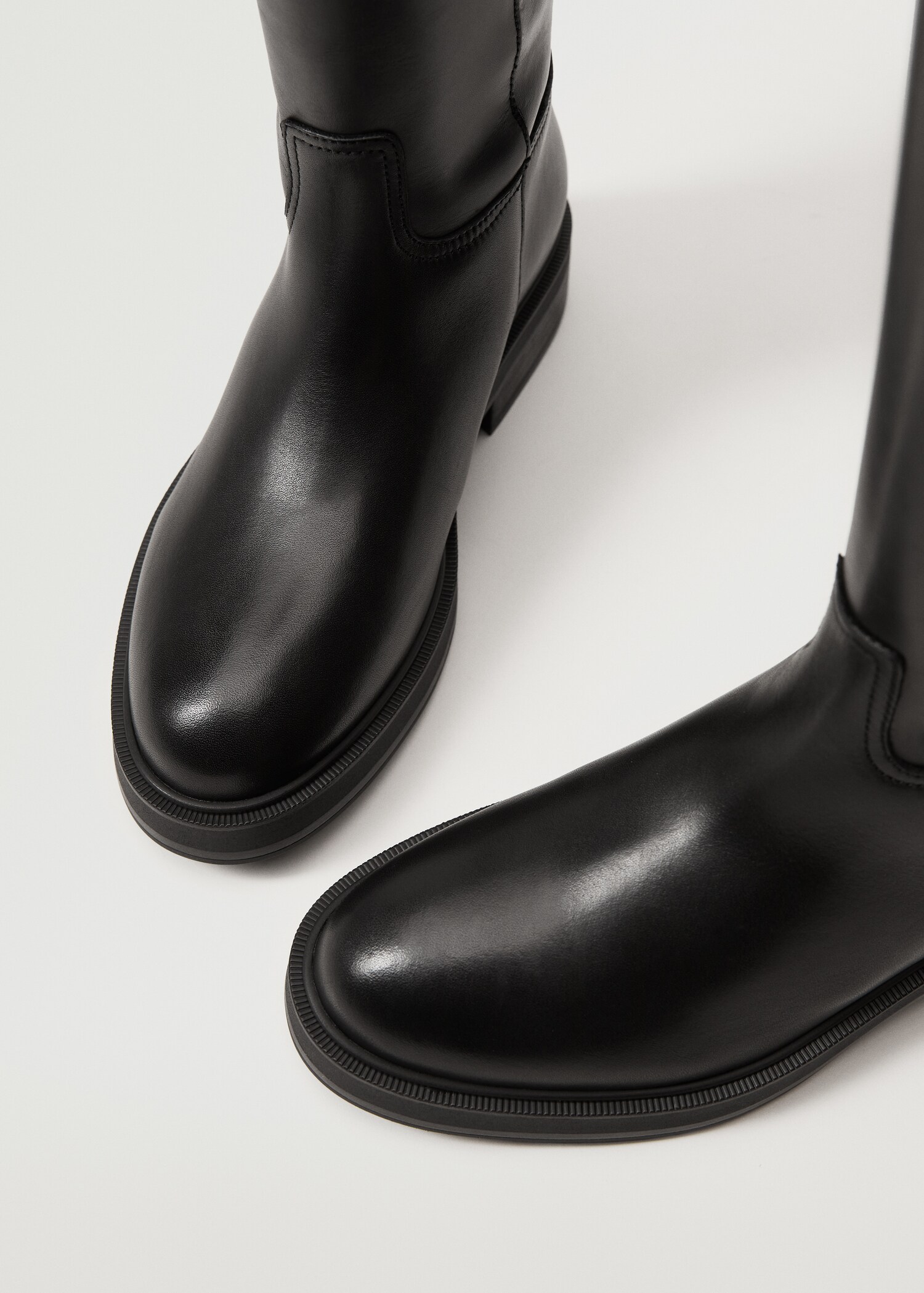 Bota de pele de cano alto - Pormenor do artigo 4
