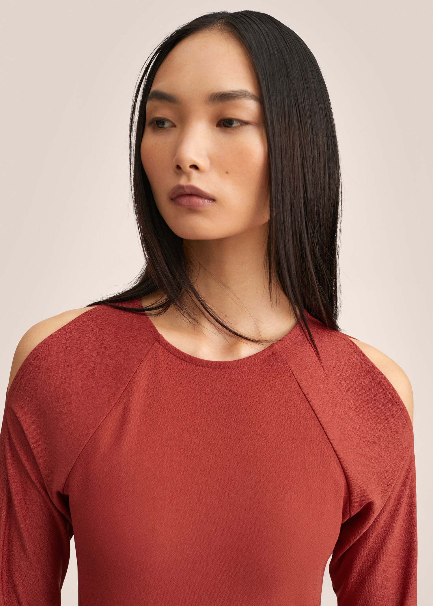 Side-slit dress - Details of the article 1