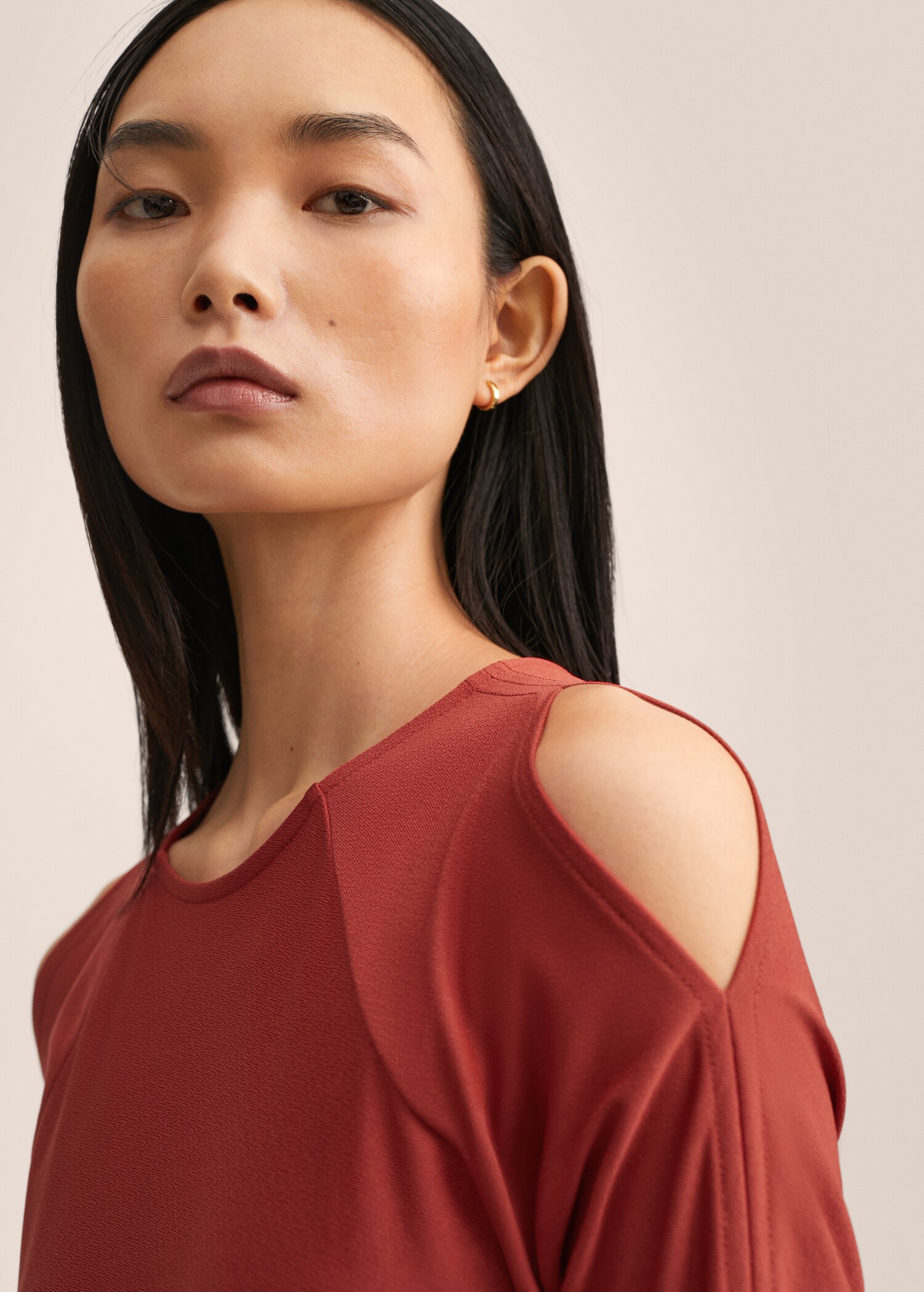 Side-slit dress - Details of the article 3