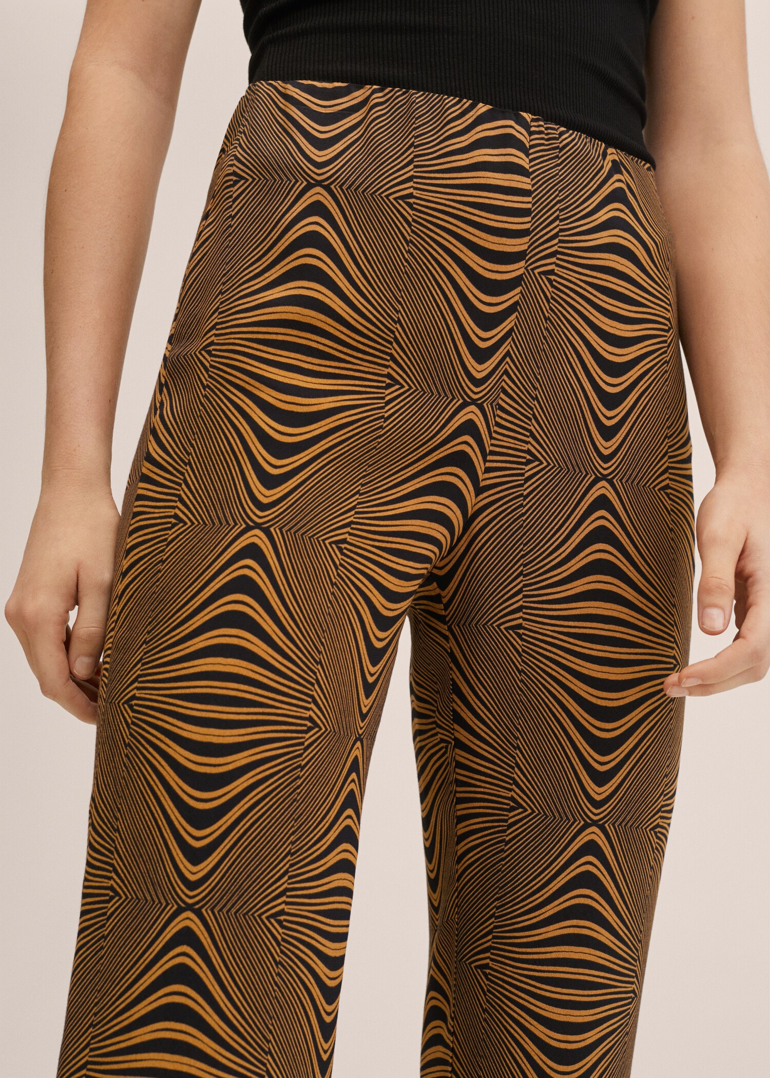 Calças com estampado retro - Pormenor do artigo 1