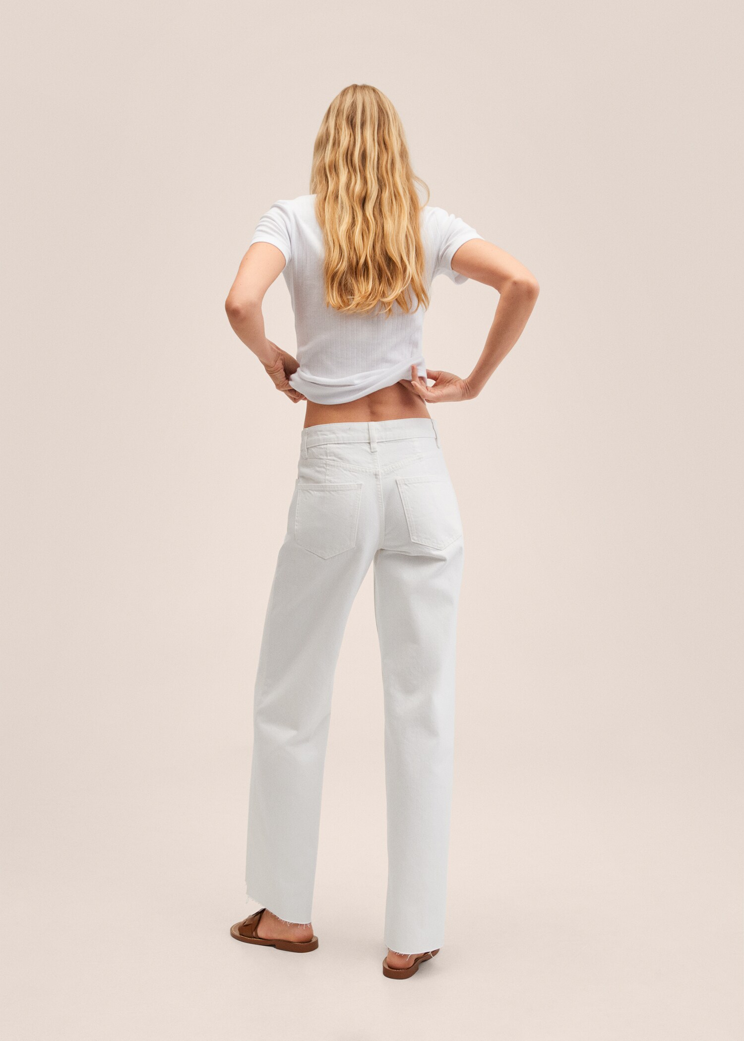 Medium-rise wideleg jeans - Reverse of the article