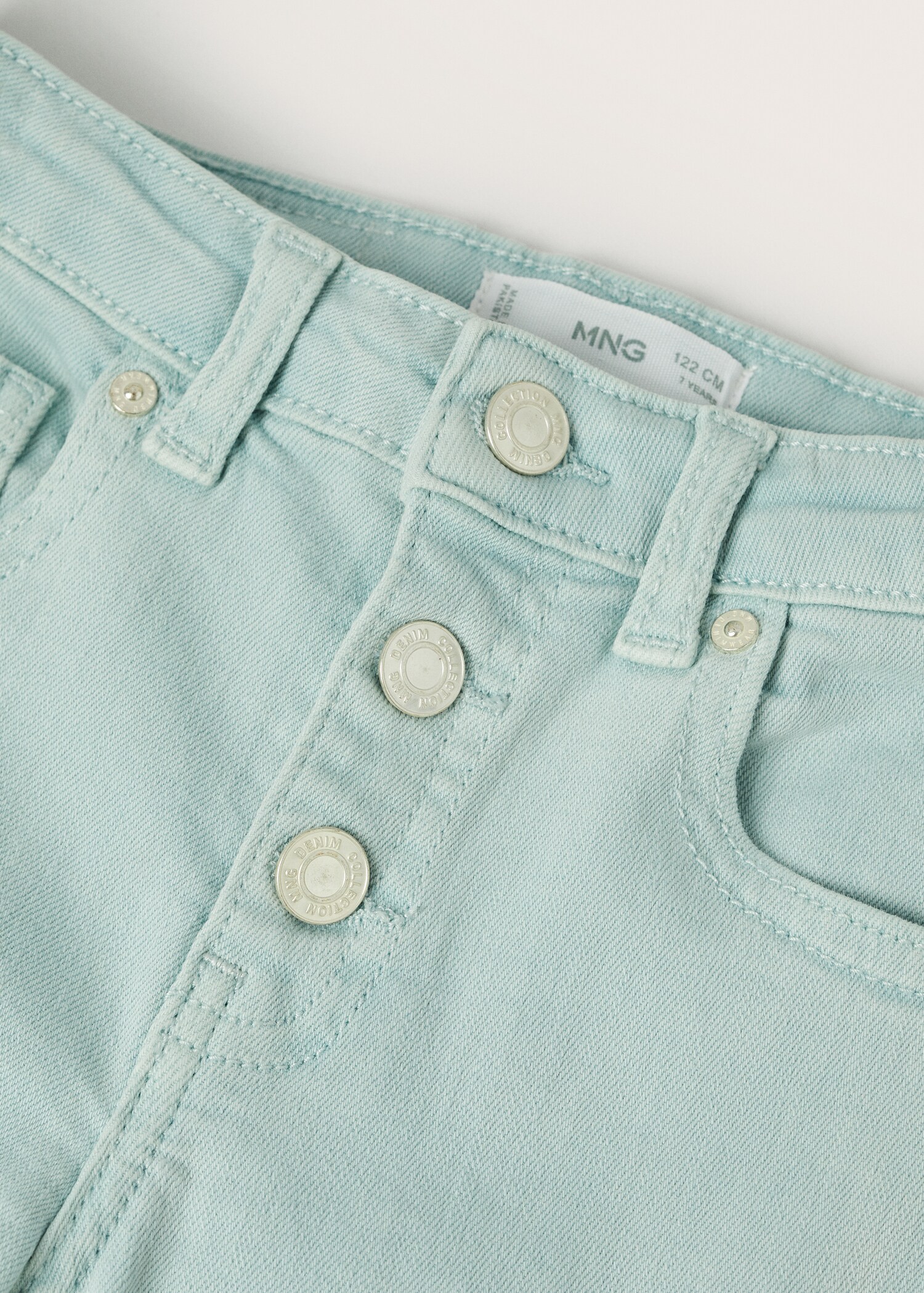 Skinny jeans with buttons - Details of the article 8