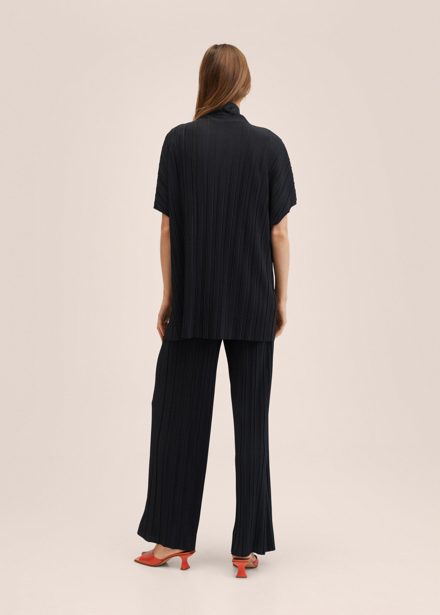 Plissierter Oversized-Kaftan - Rückseite des Artikels