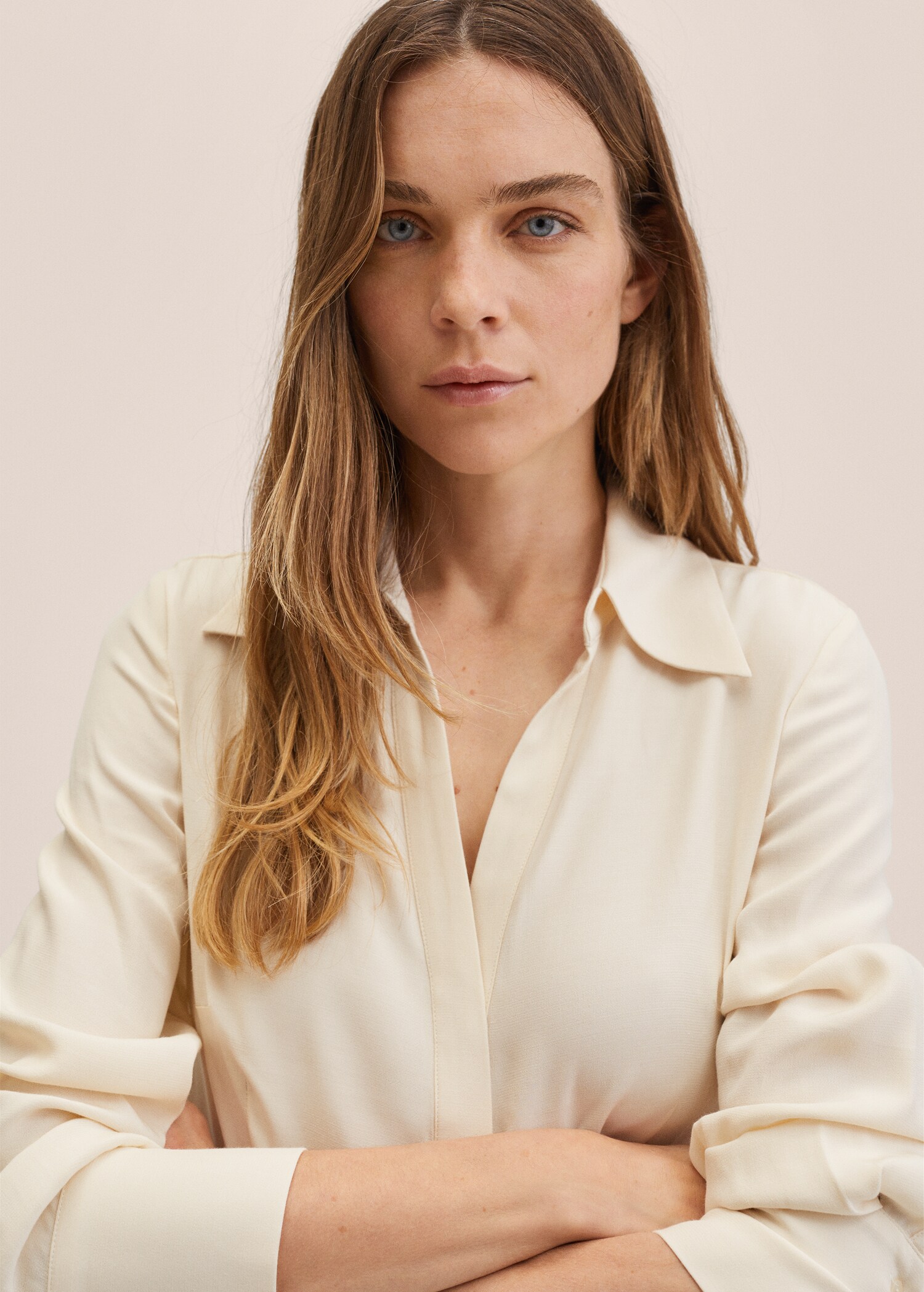 Basic fitted shirt - Details of the article 2