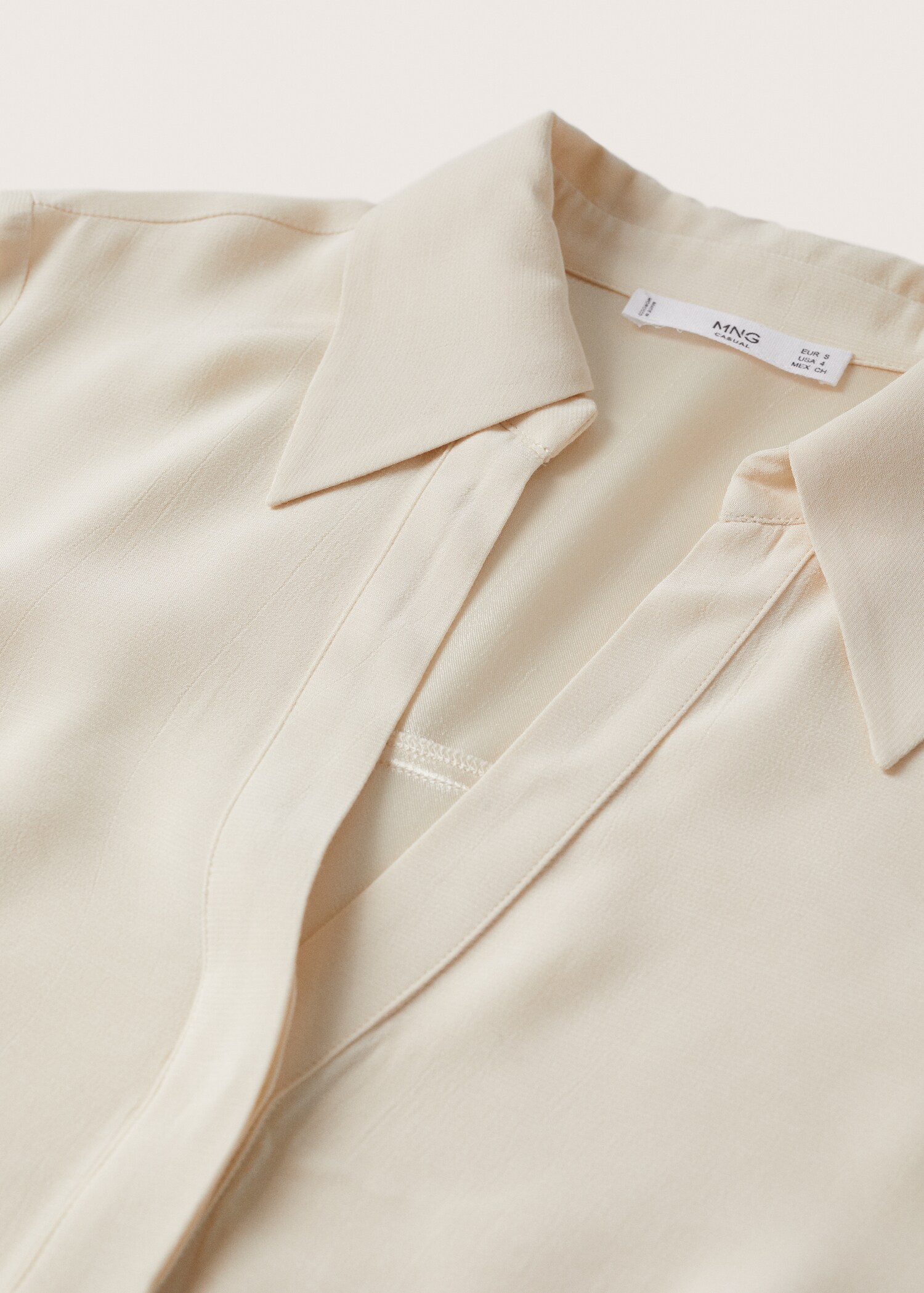 Basic fitted shirt - Details of the article 8
