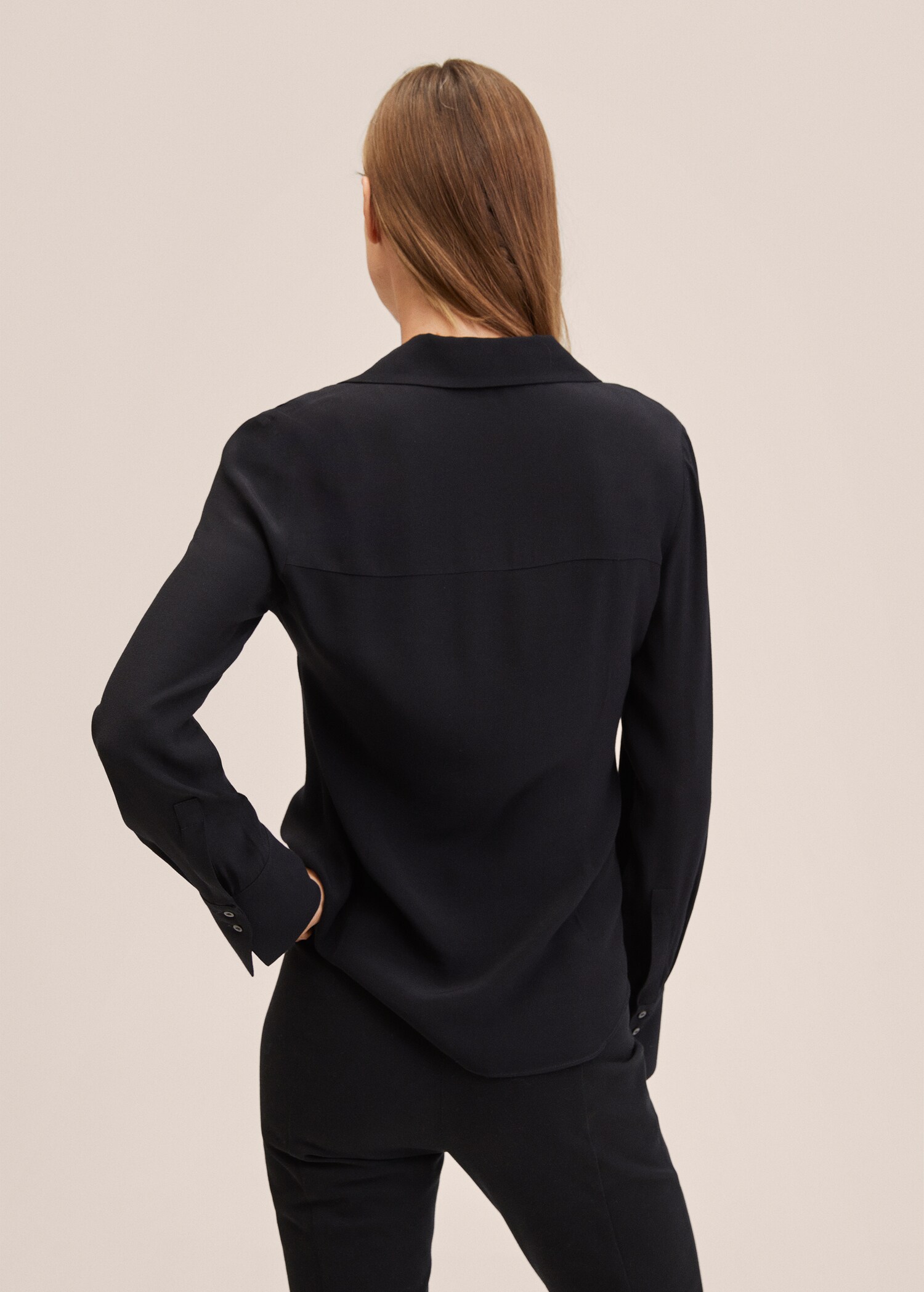 Basic fitted shirt - Reverse of the article