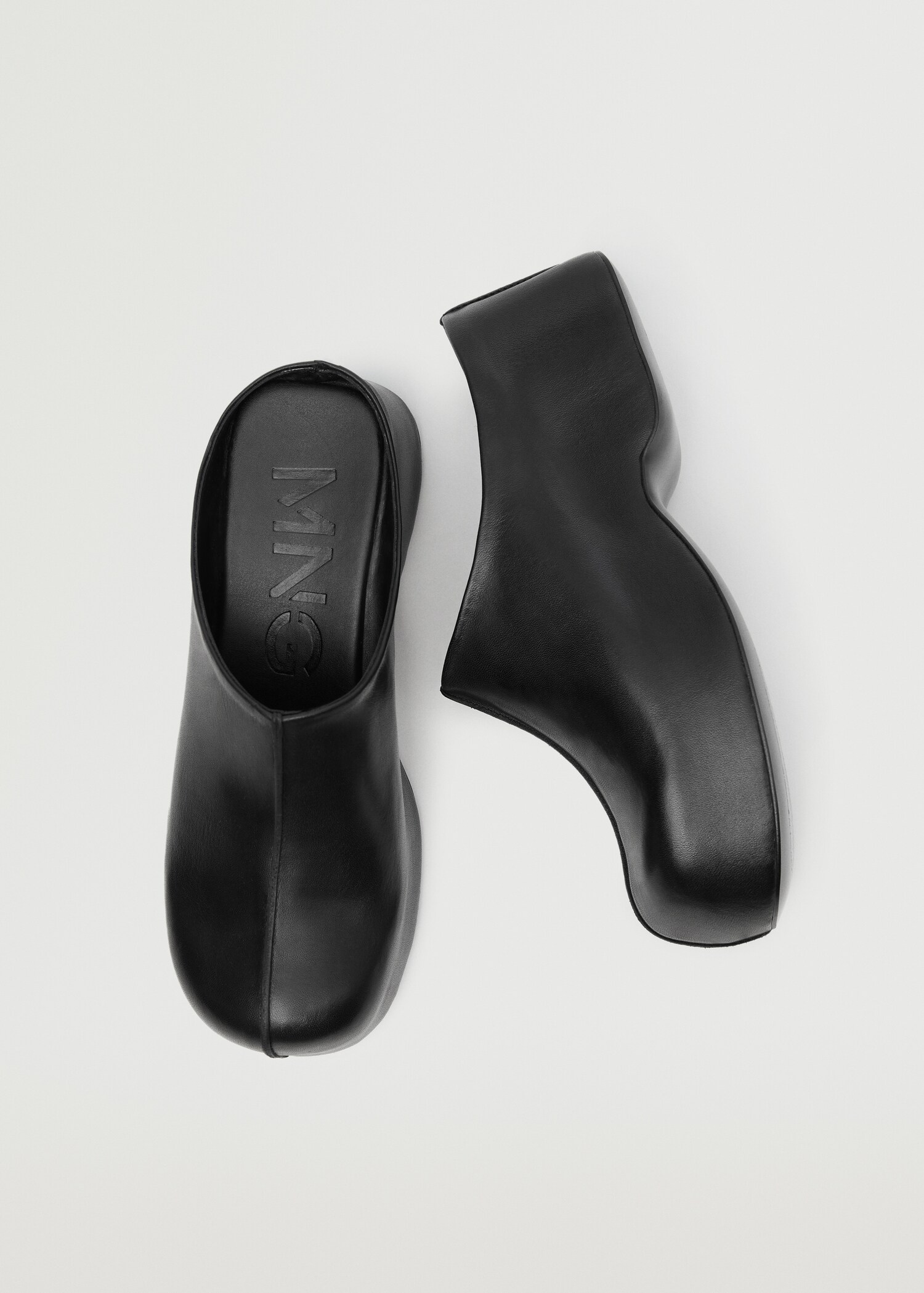 Leather clog - Details of the article 3