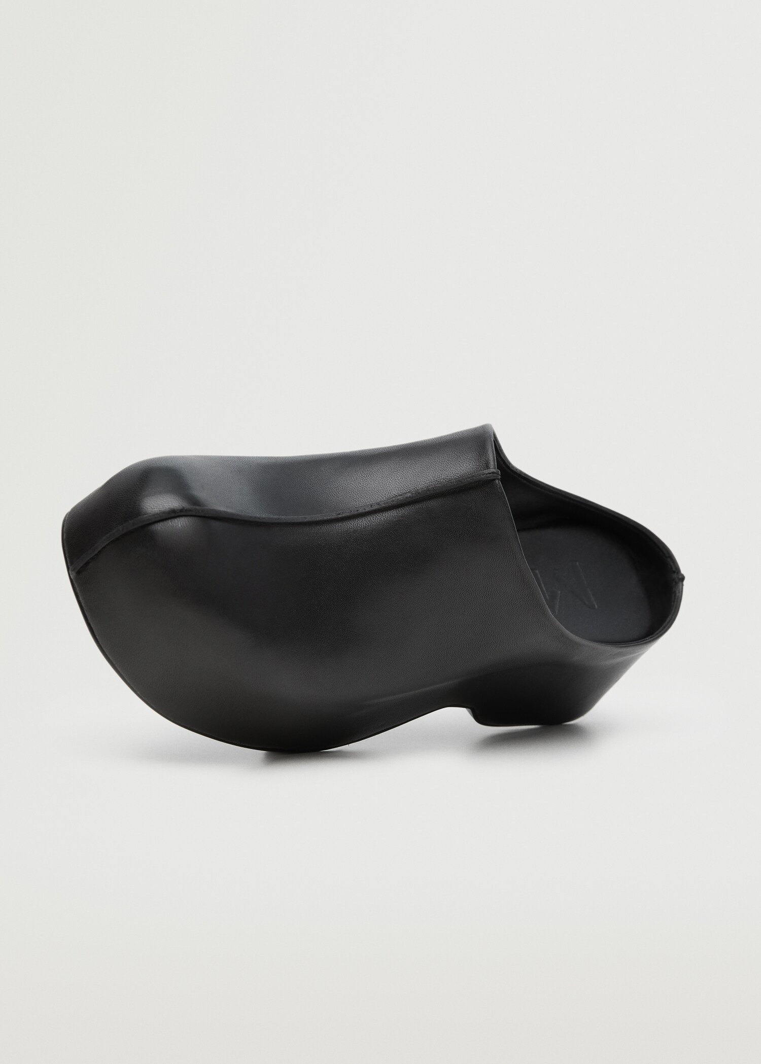 Leather clog - Details of the article 4