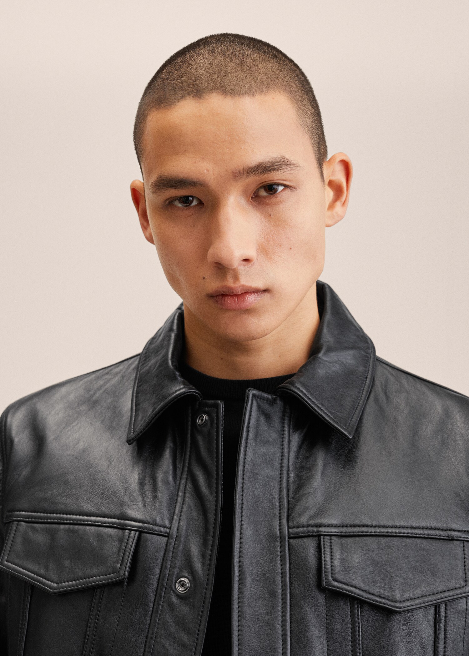 Pocket leather jacket - Details of the article 1