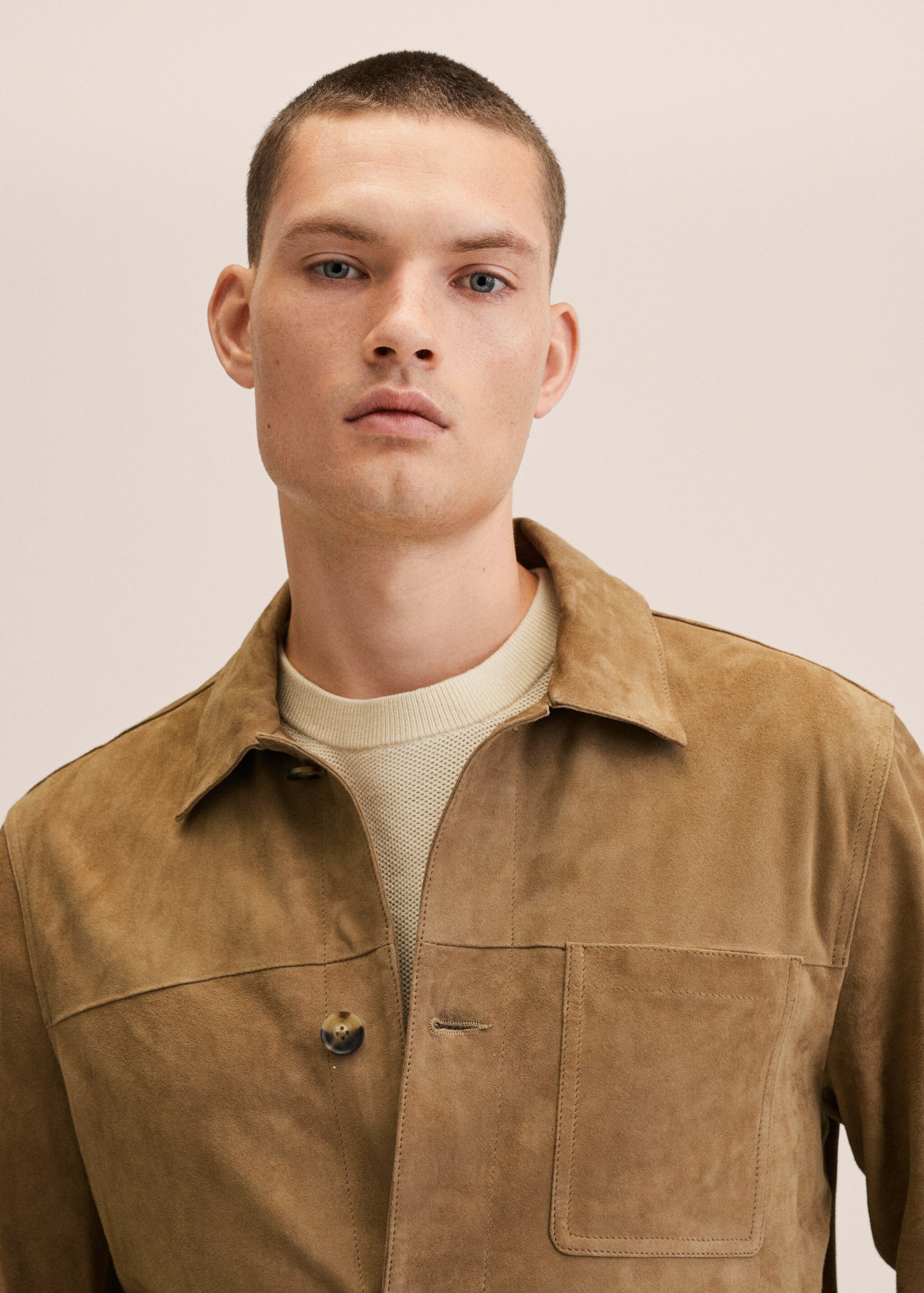 Chest-pocket suede jacket - Details of the article 1