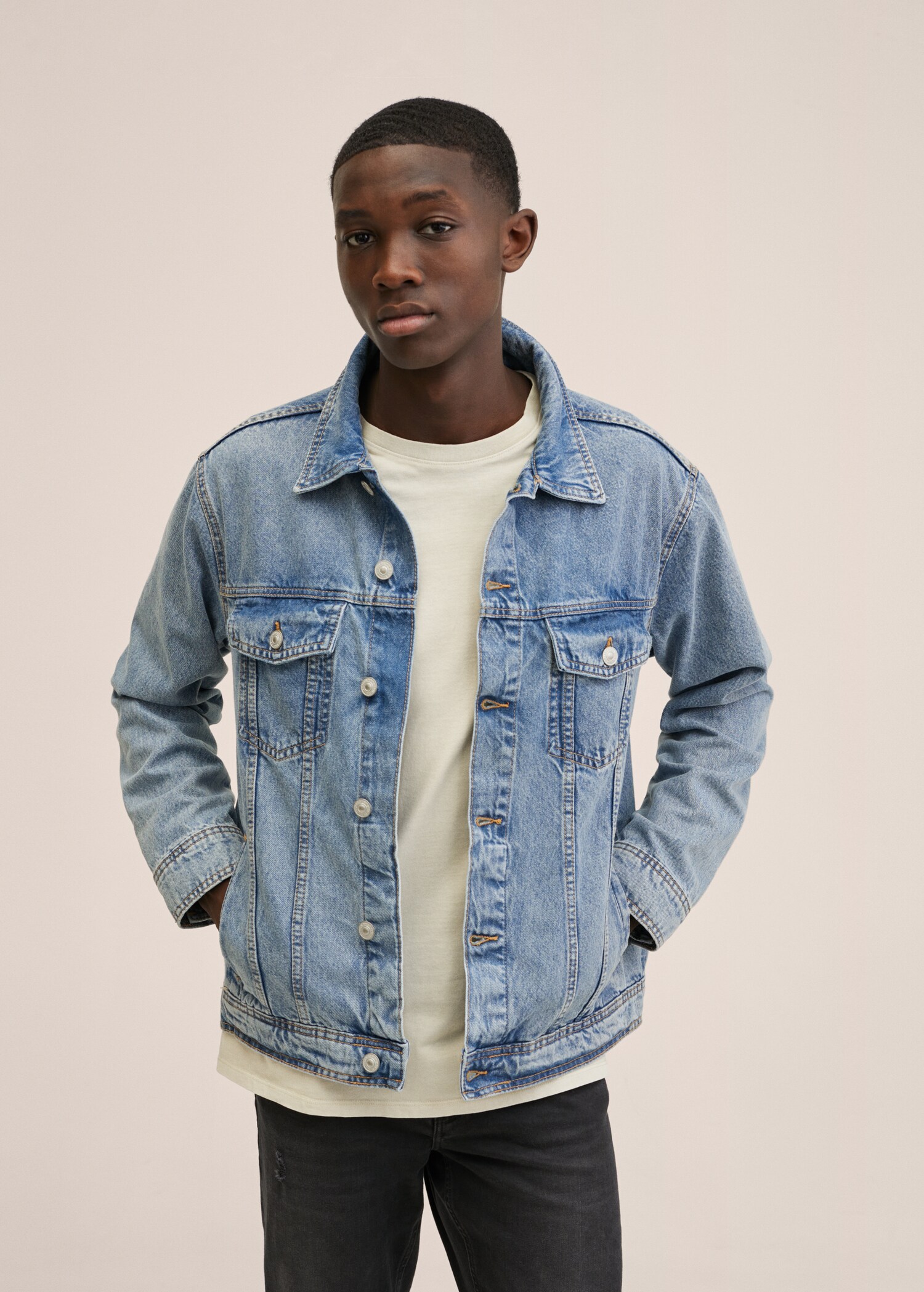 Pockets denim jacket - Details of the article 1