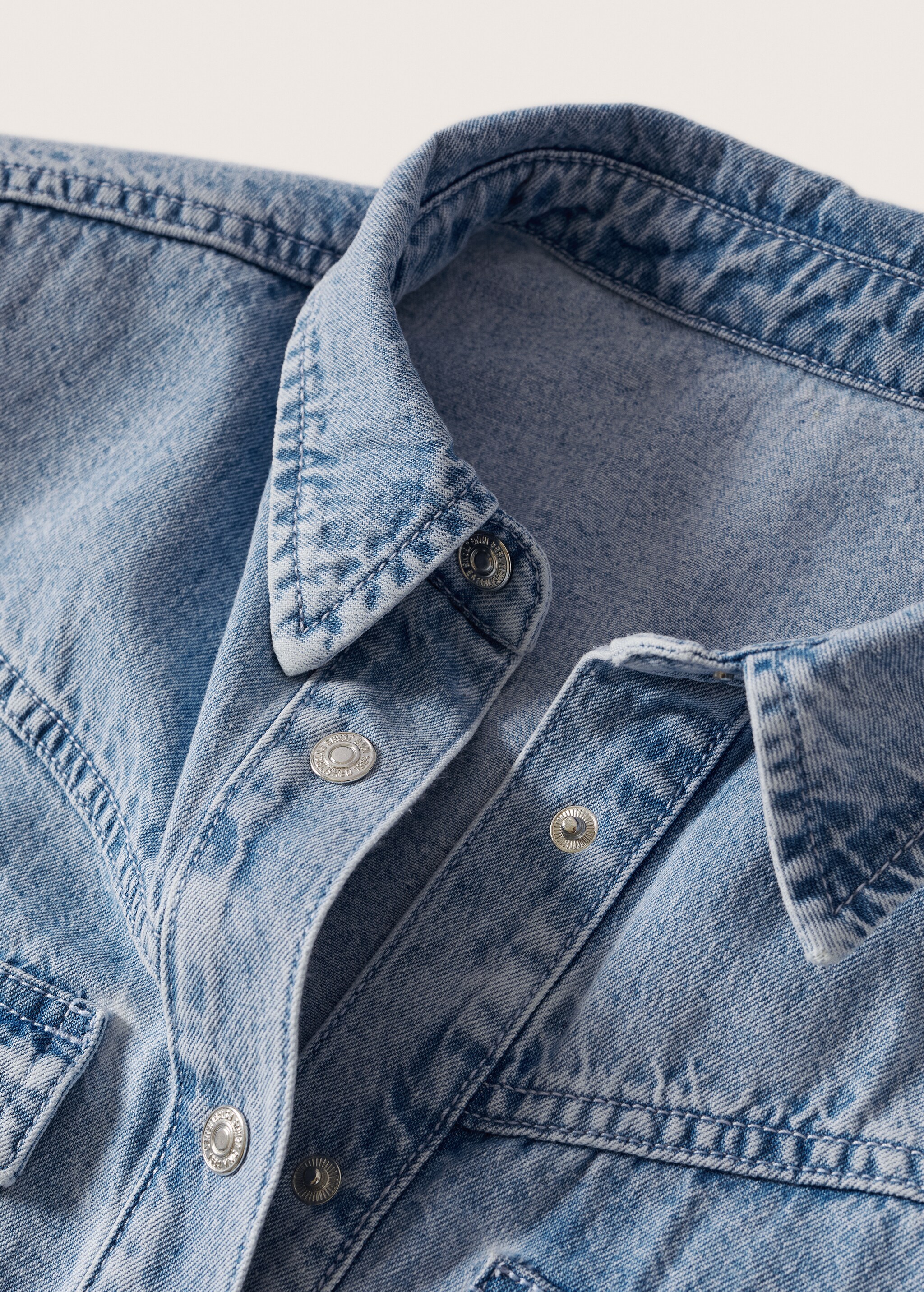 Denim shirt with shoulder pads - Details of the article 8