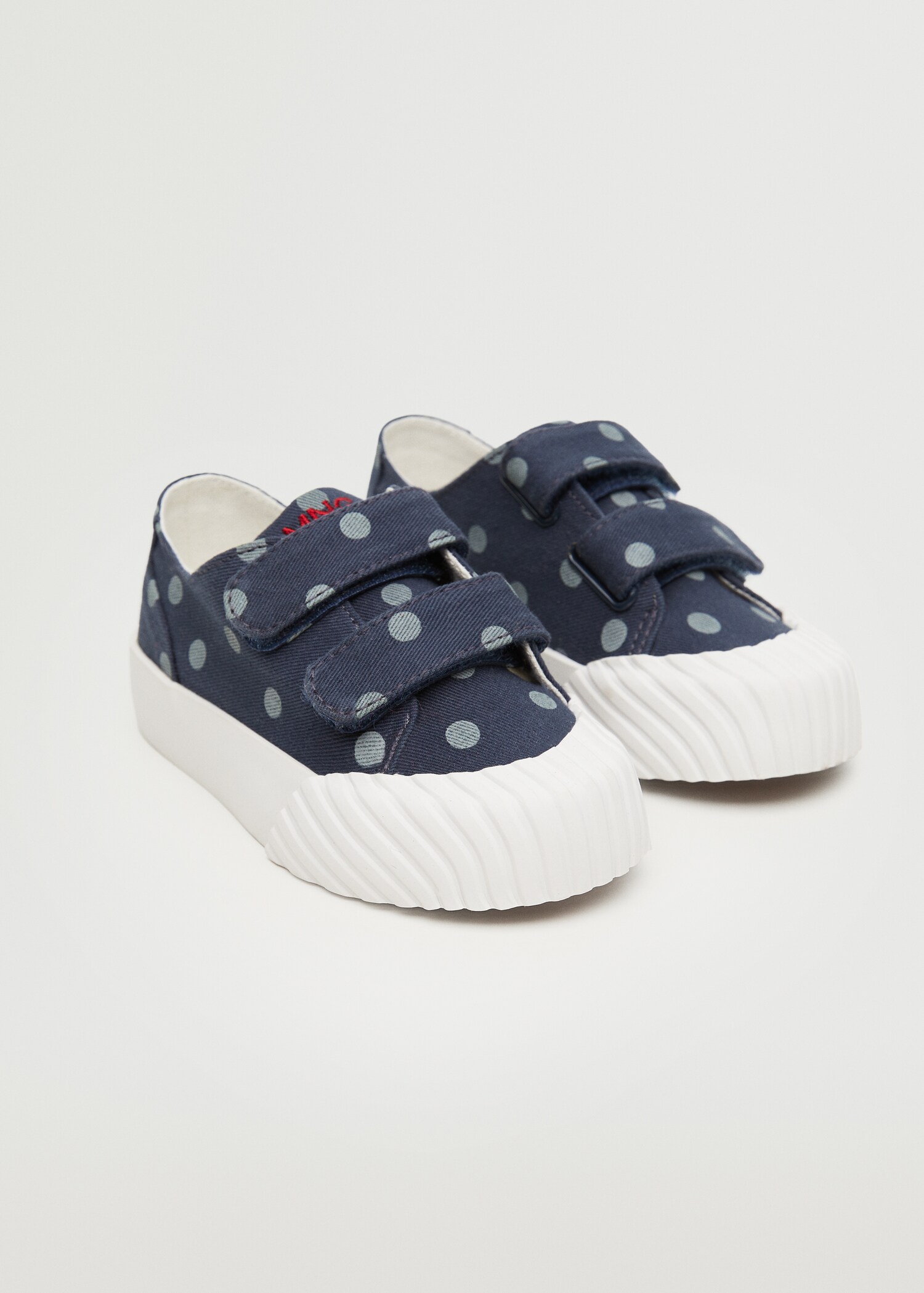 Jeans-Sneaker mit Tupfenmuster - Mittlere Ansicht