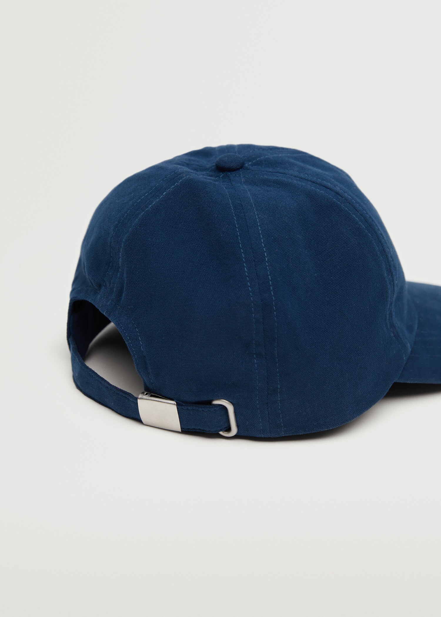 Cap with visor - Details of the article 2