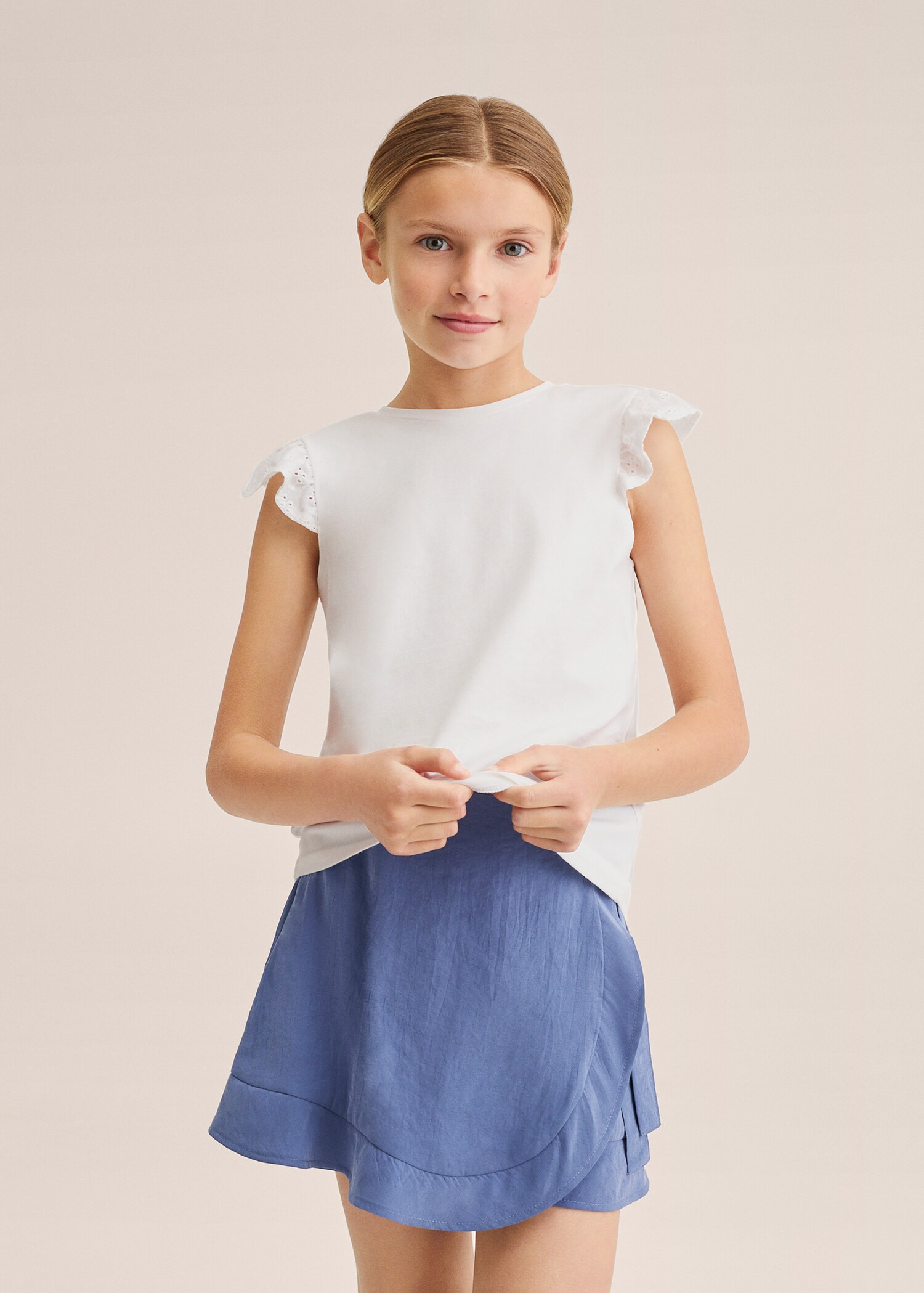 T-Shirt mit bestickten Volants - Detail des Artikels 1