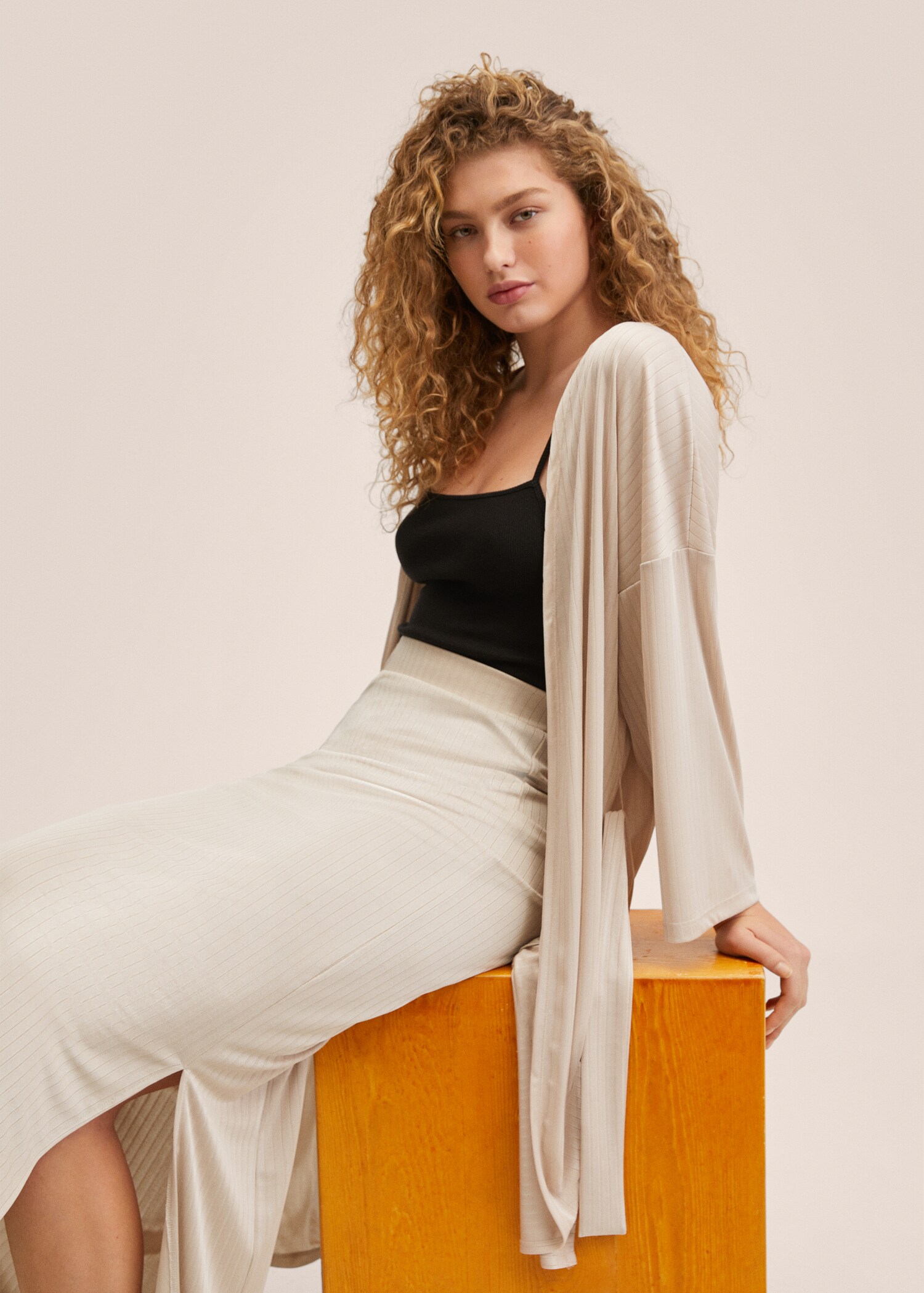 Slit knitted skirt - Details of the article 2