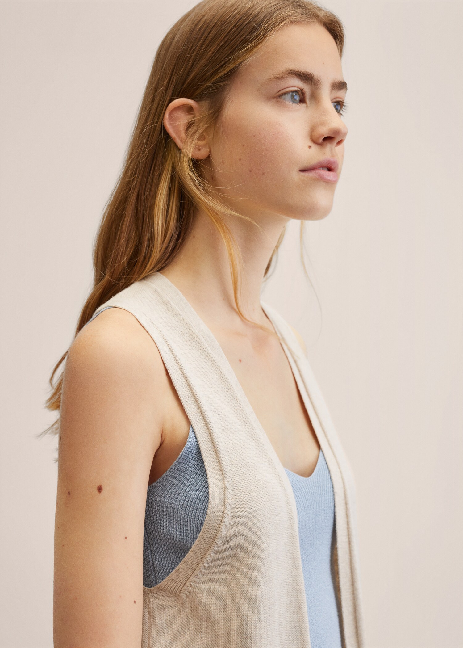 Knitted cotton gilet - Details of the article 1