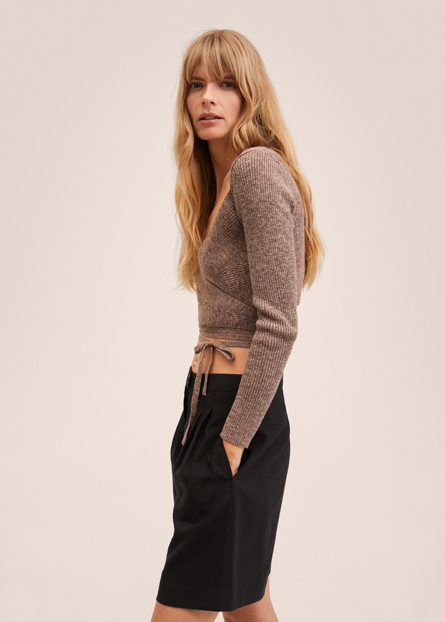 Lyocell shorts with buttons - Details of the article 1