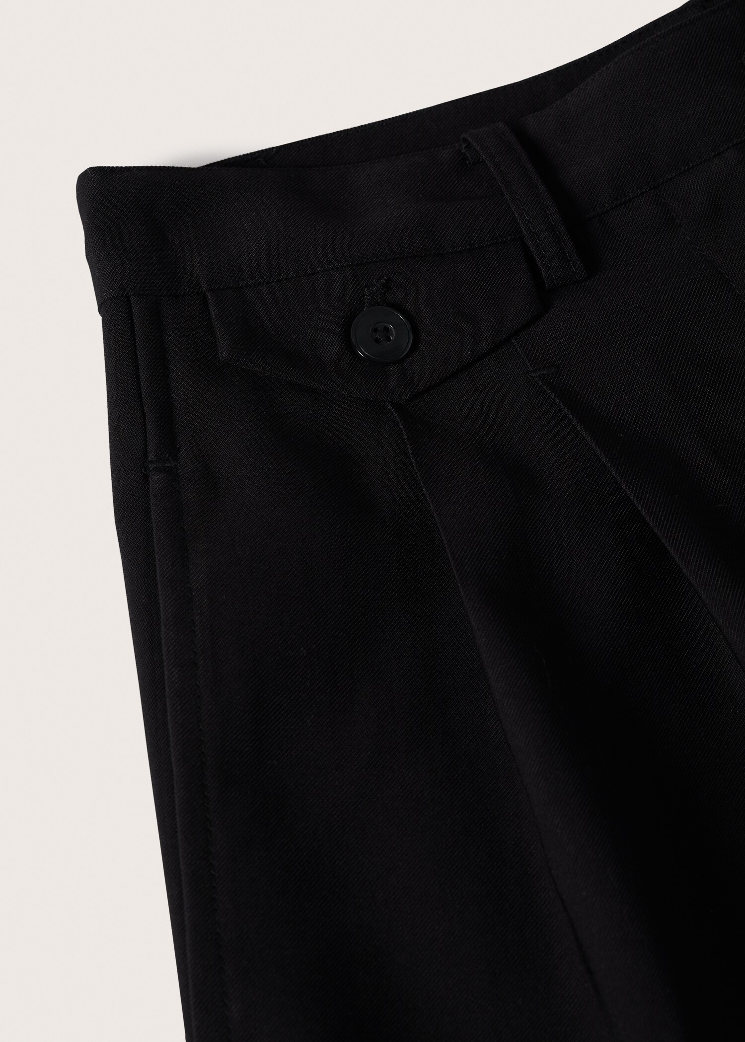 Lyocell shorts with buttons - Details of the article 8