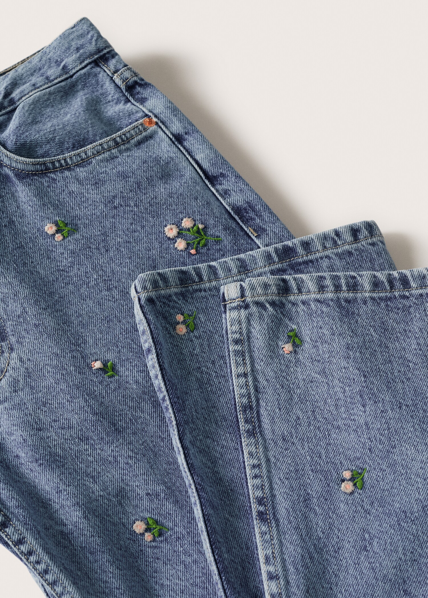 Jeans met bloemenborduursel - Detail van het artikel 8