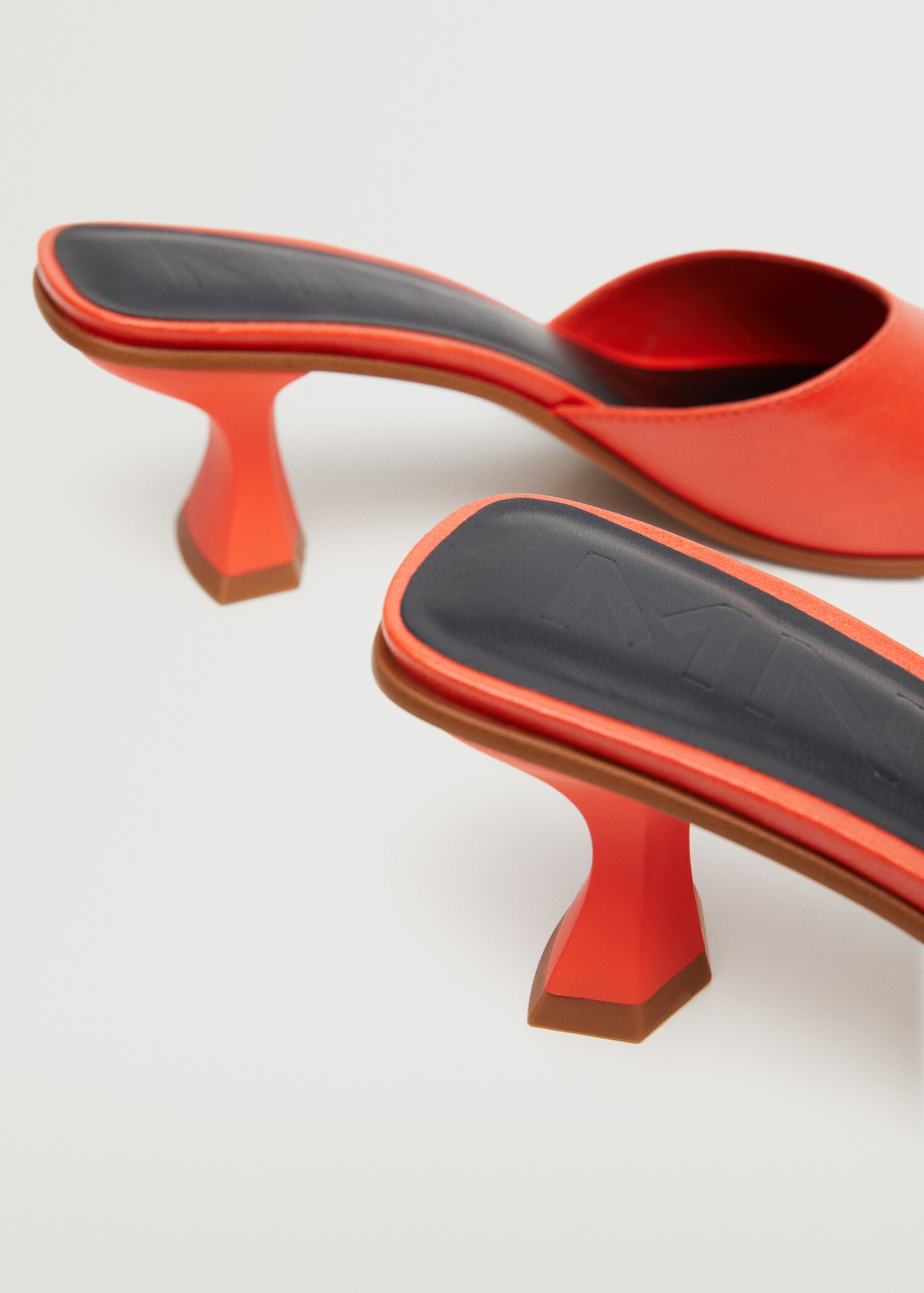 Heel non-structured sandals - Details of the article 2