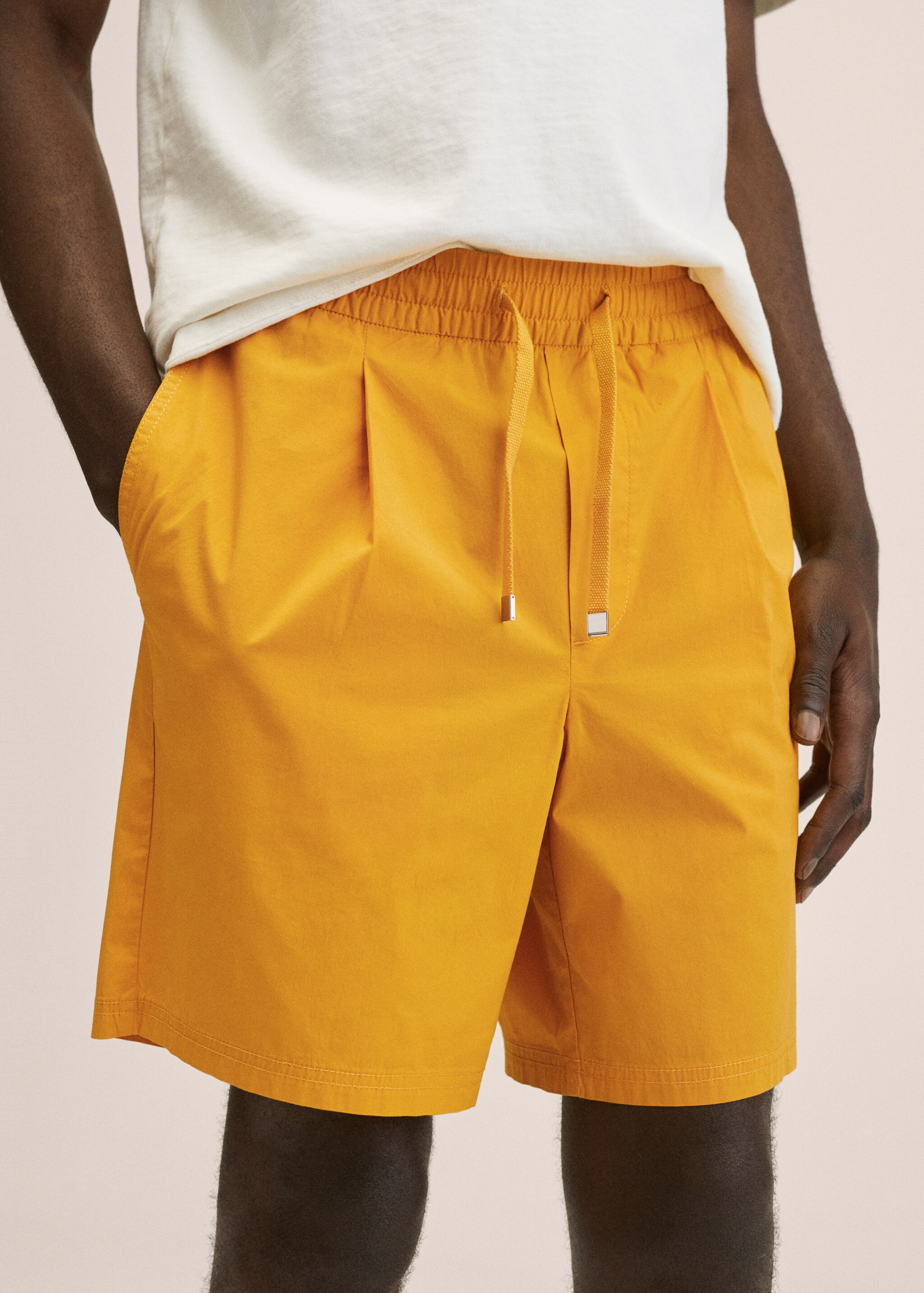 Cotton shorts with drawstring - Details of the article 1