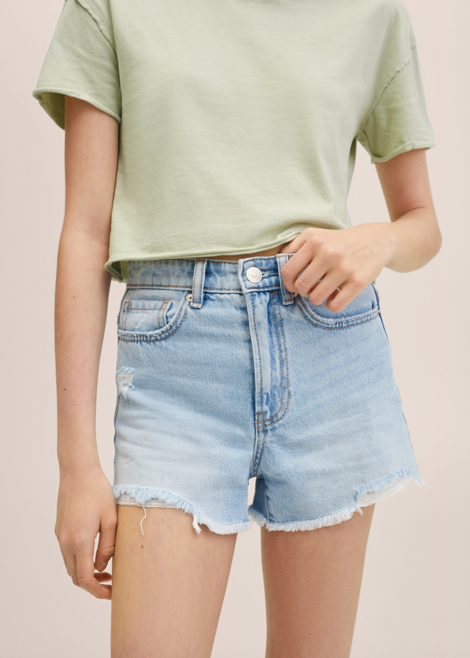 Decorative ripped denim shorts - Details of the article 1