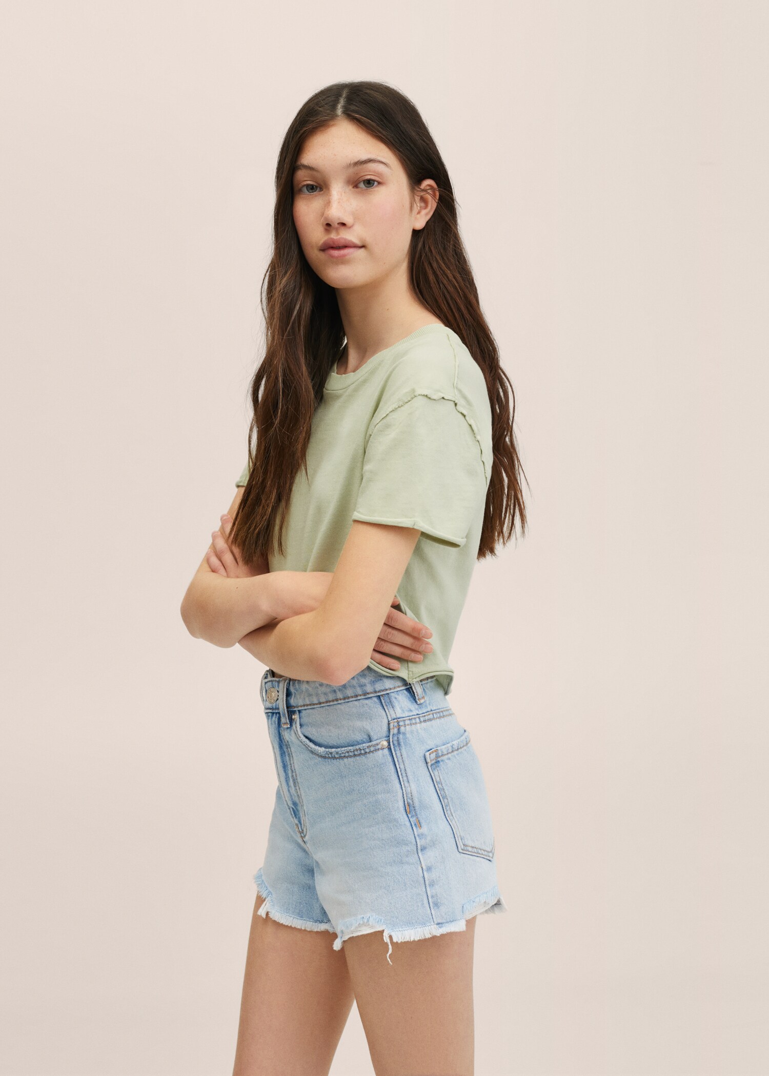 Decorative ripped denim shorts - Details of the article 2