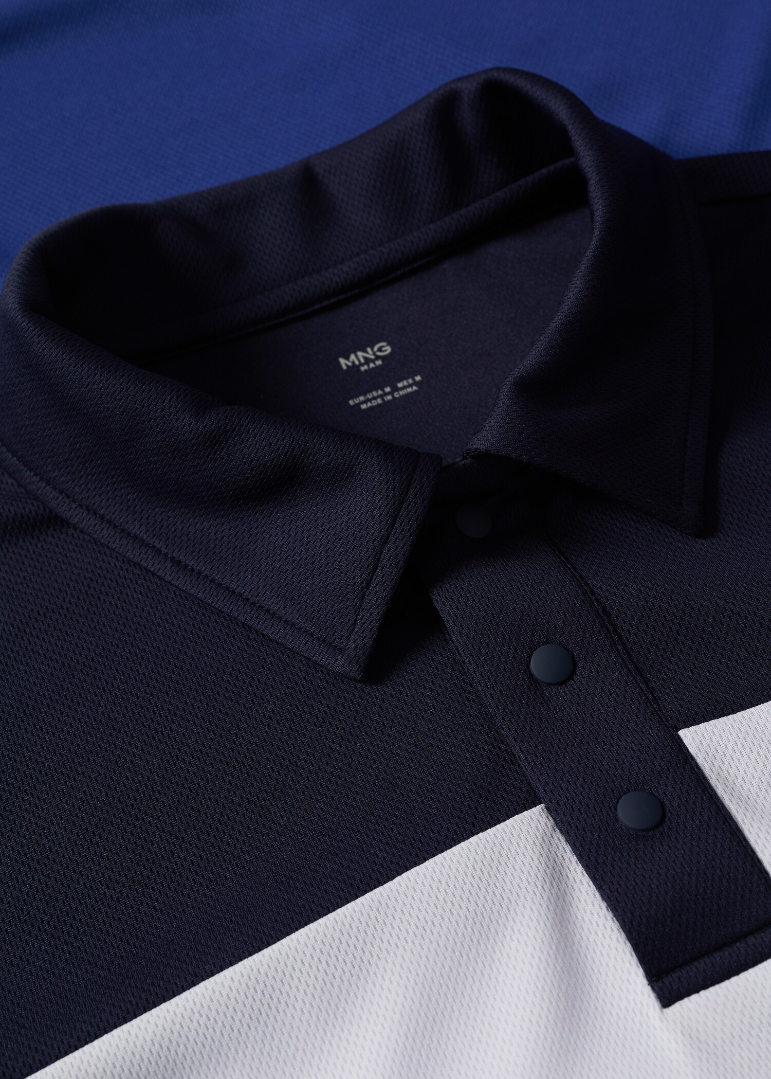Colour-block breathable polo shirt - Details of the article 8