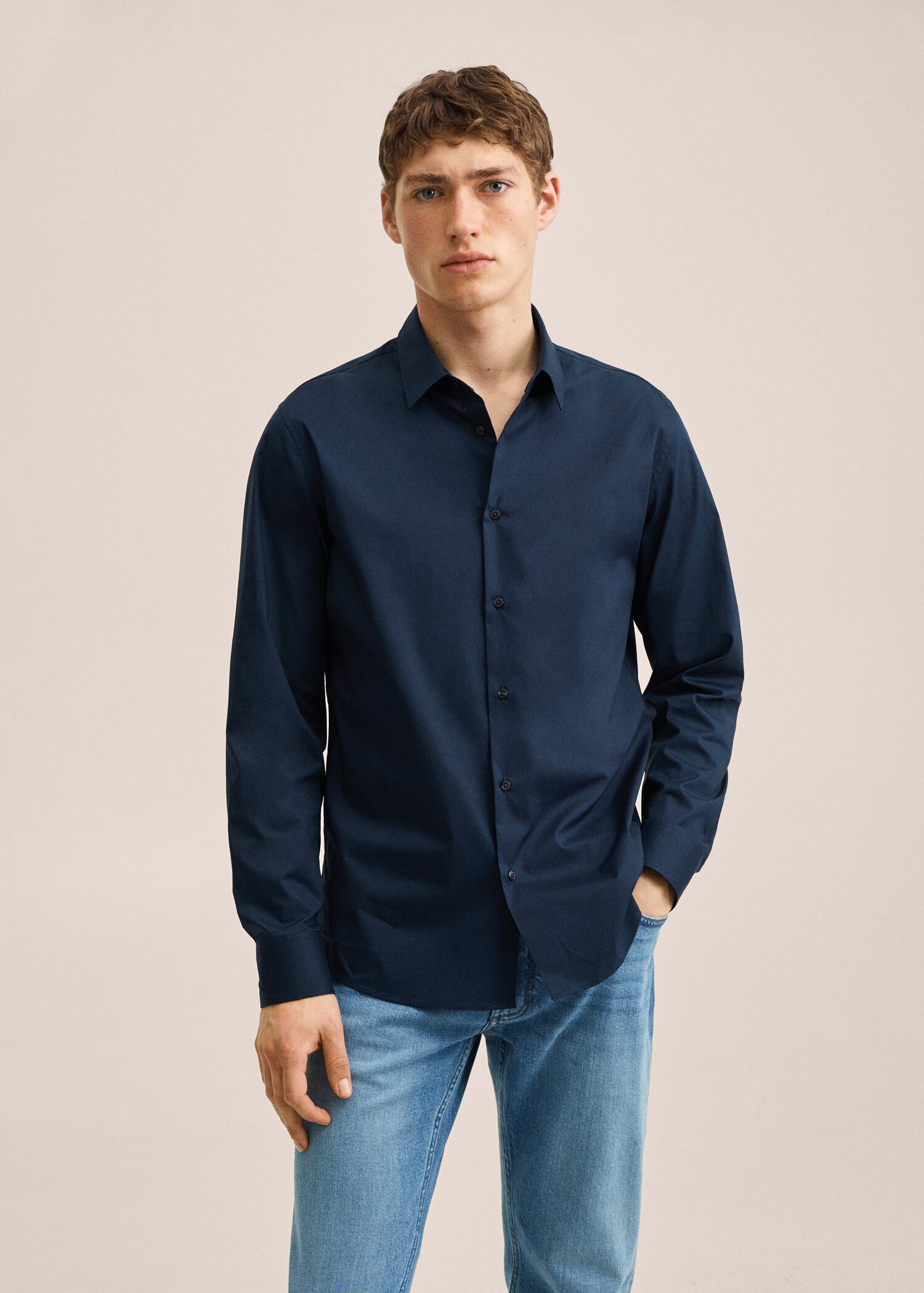 Košile slim fit ze strečové bavlny - Náhled ve středové rovině