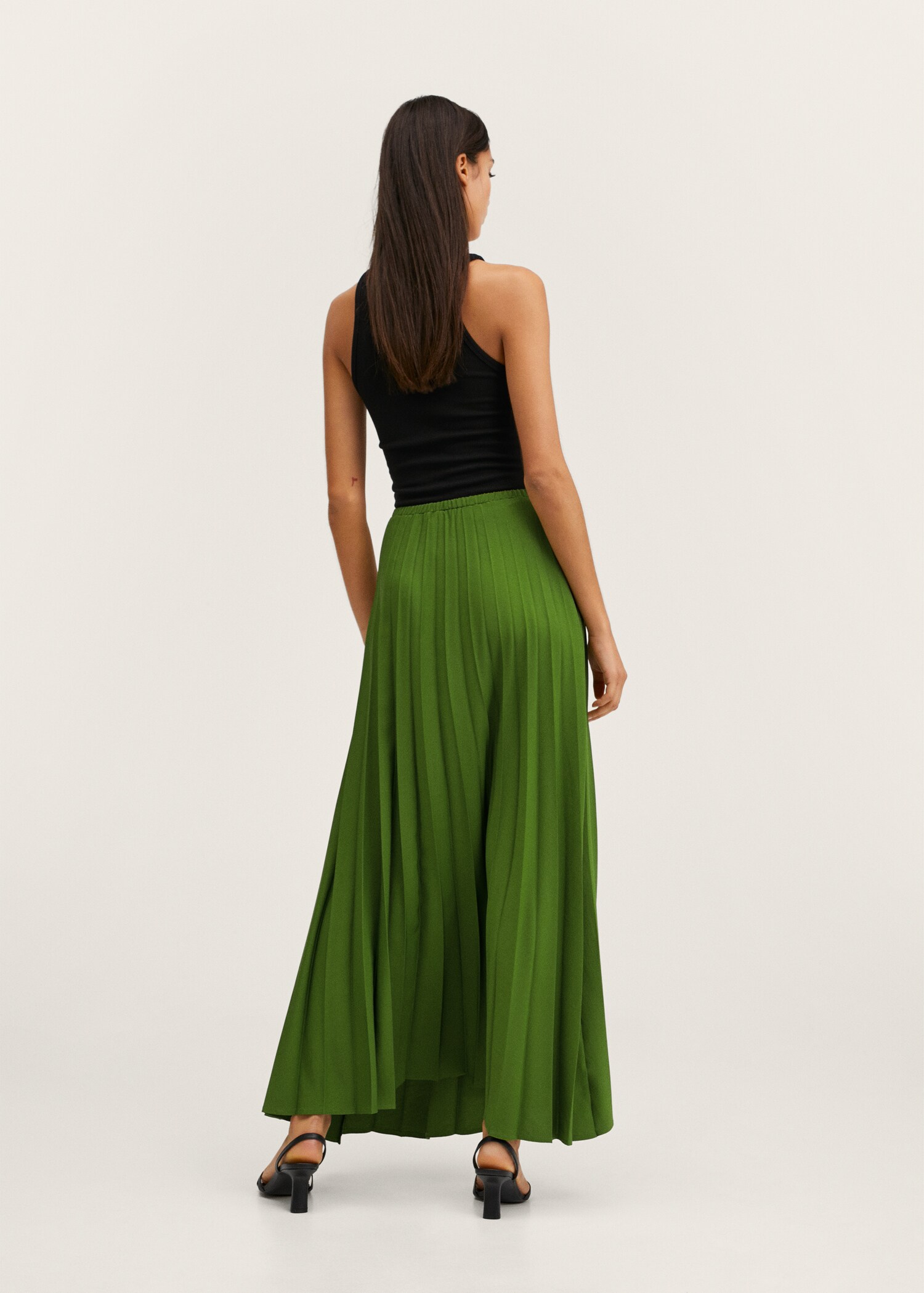 Pleated long skirt - Reverse of the article