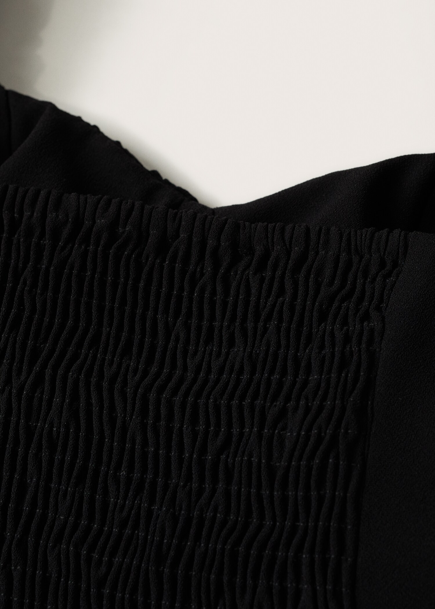 Puff-sleeved cropped blouse - Details of the article 8