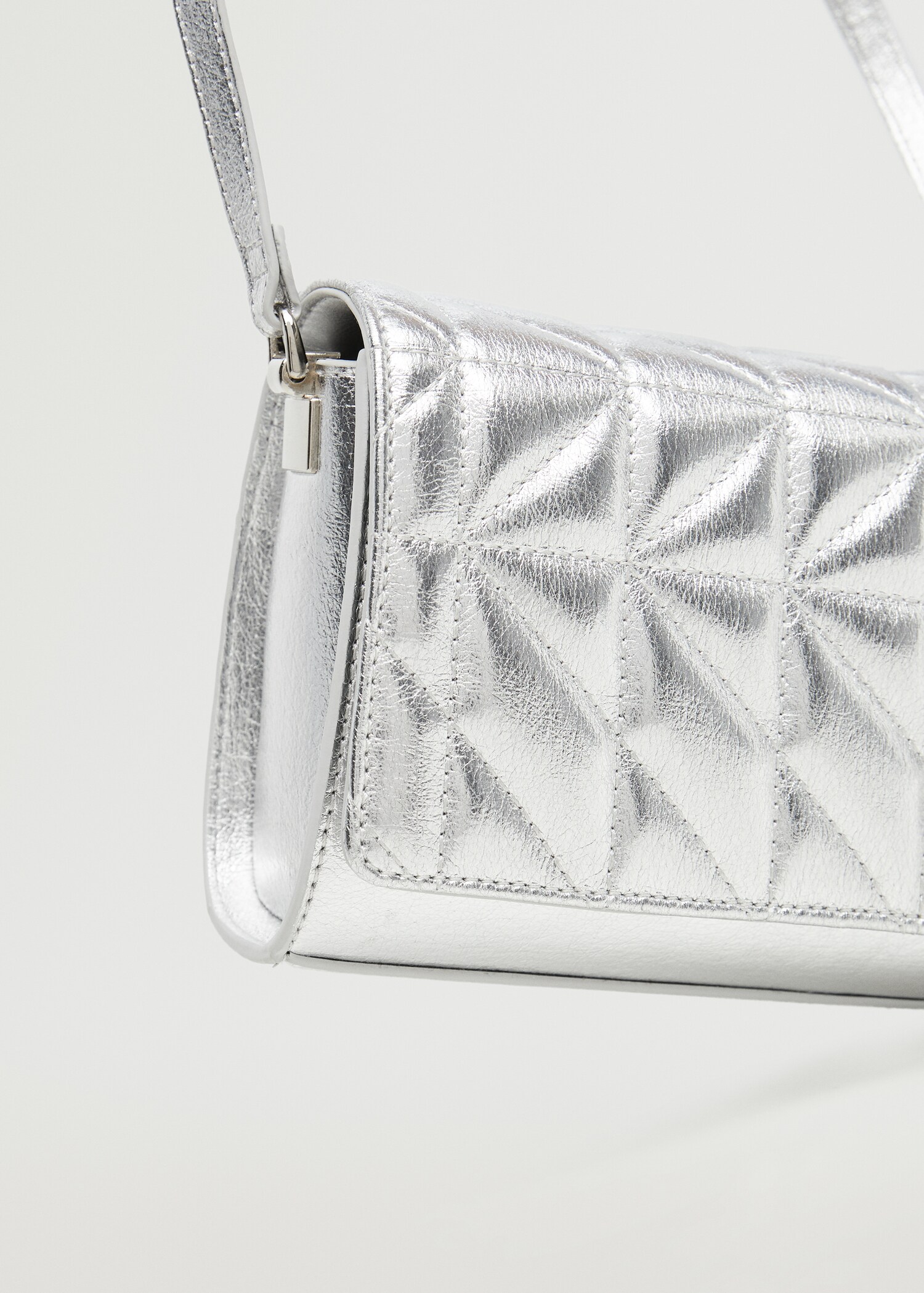 Metallic padded bag - Details of the article 2