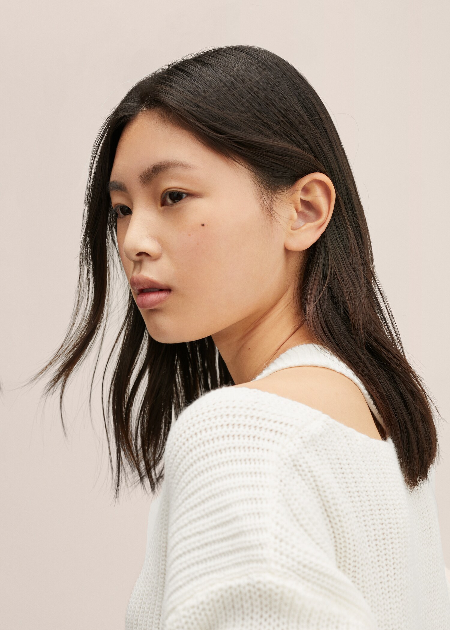 Cut-out knitted sweater - Details of the article 1