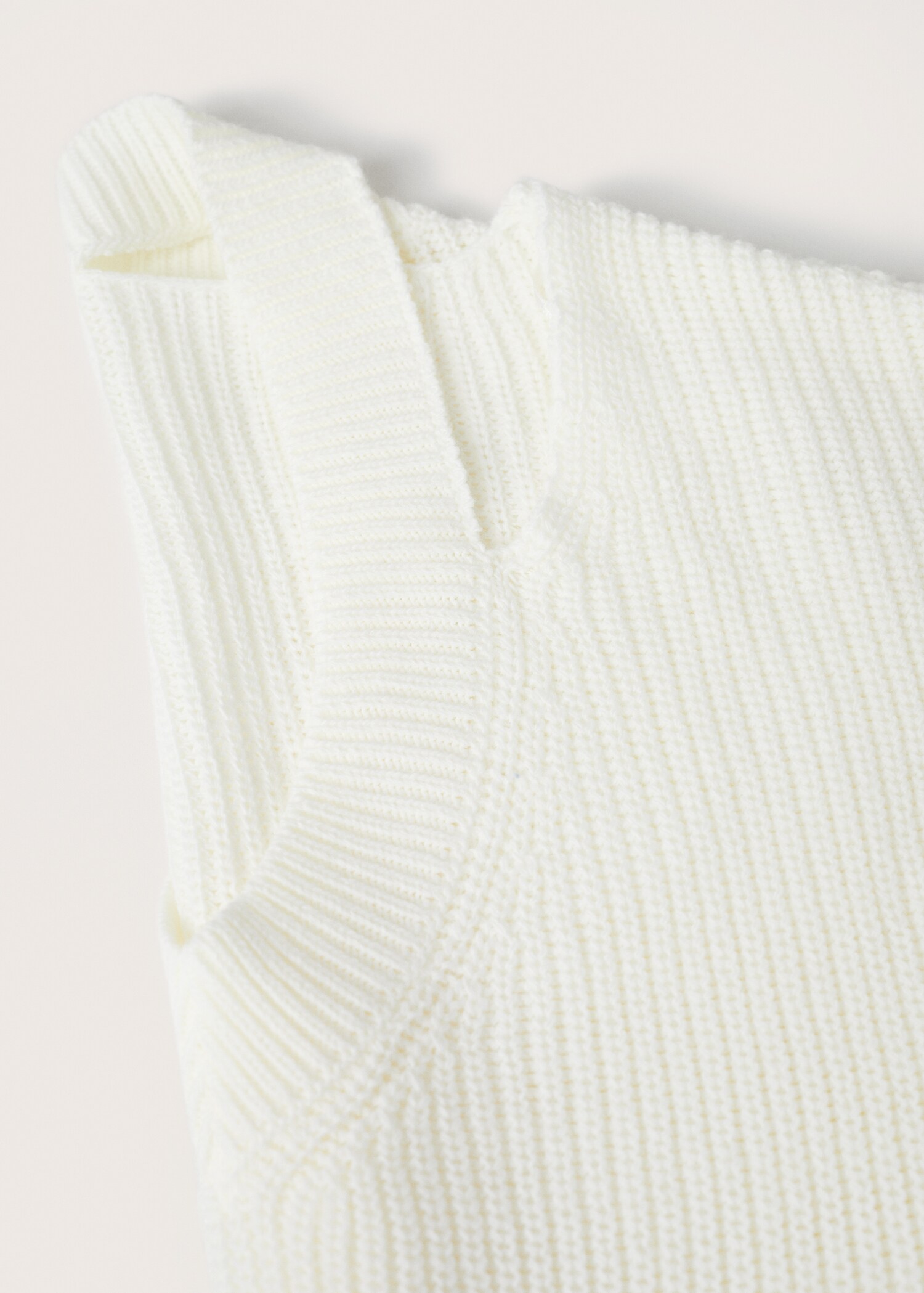 Cut-out knitted sweater - Details of the article 8