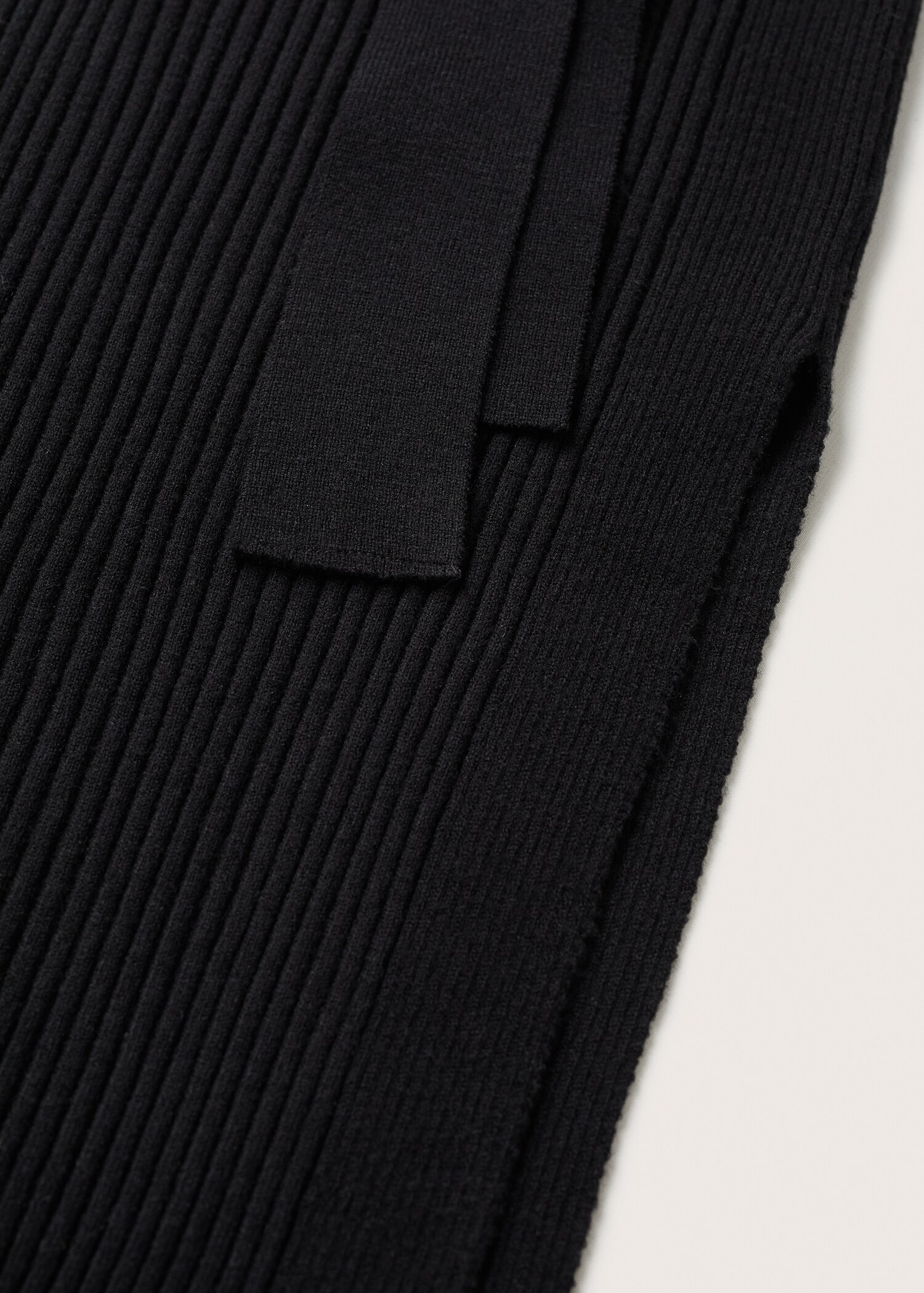 Knitted turtleneck dress - Details of the article 8