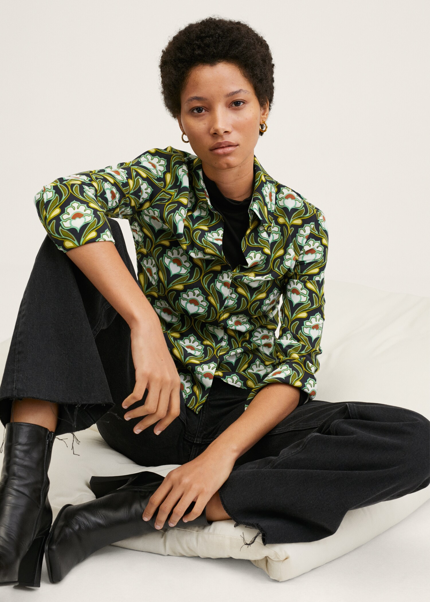 Blusa entallada estampada - Detalle del artículo 2