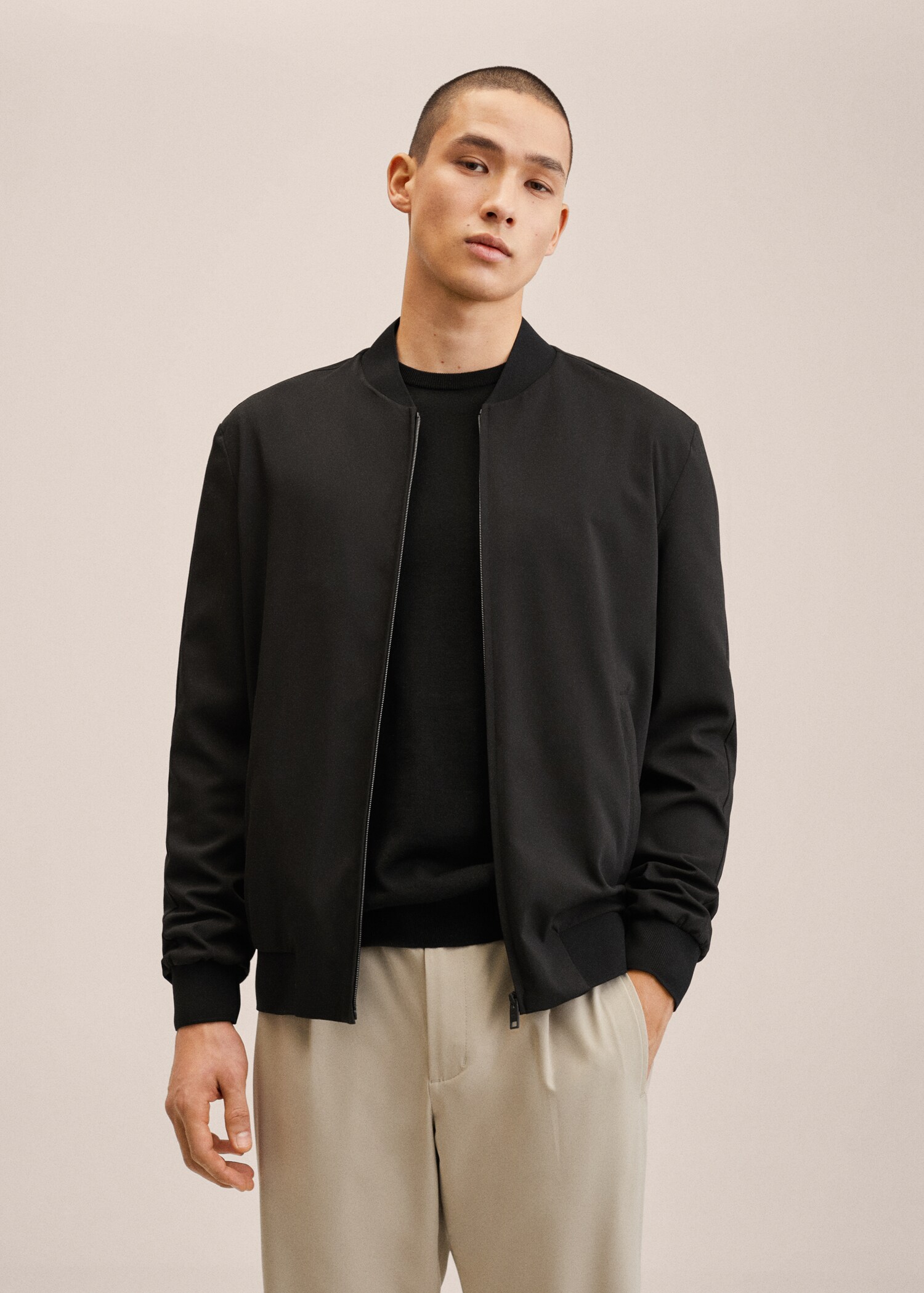 Chaqueta bomber empacable - Plano medio