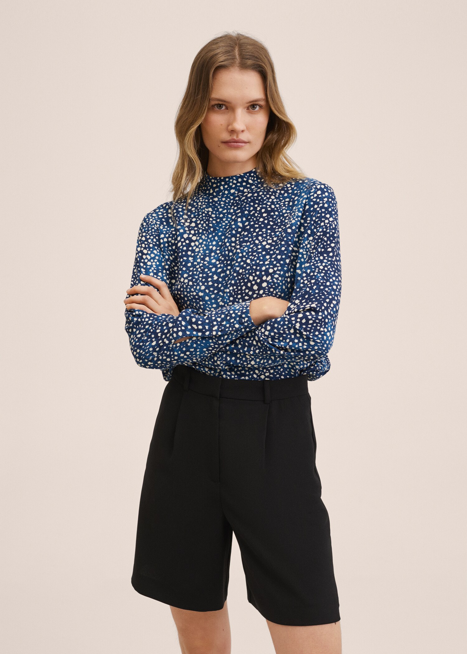 Blusa estampada cuello perkins - Plano medio