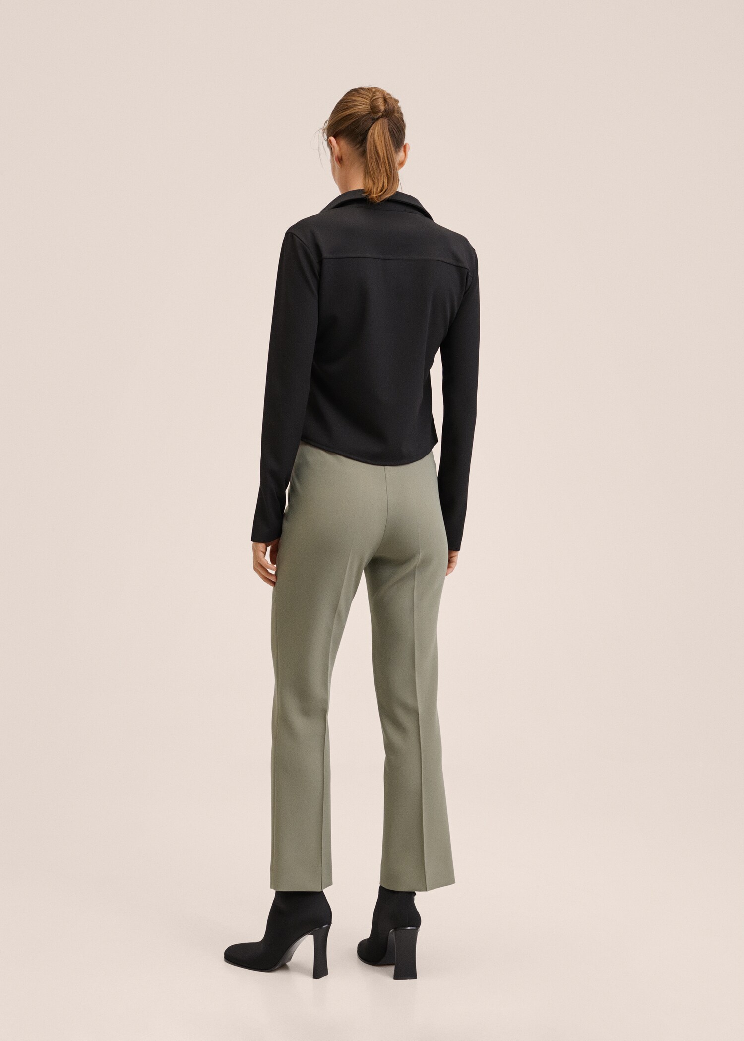 Pantalón flare crop - Reverso del artículo