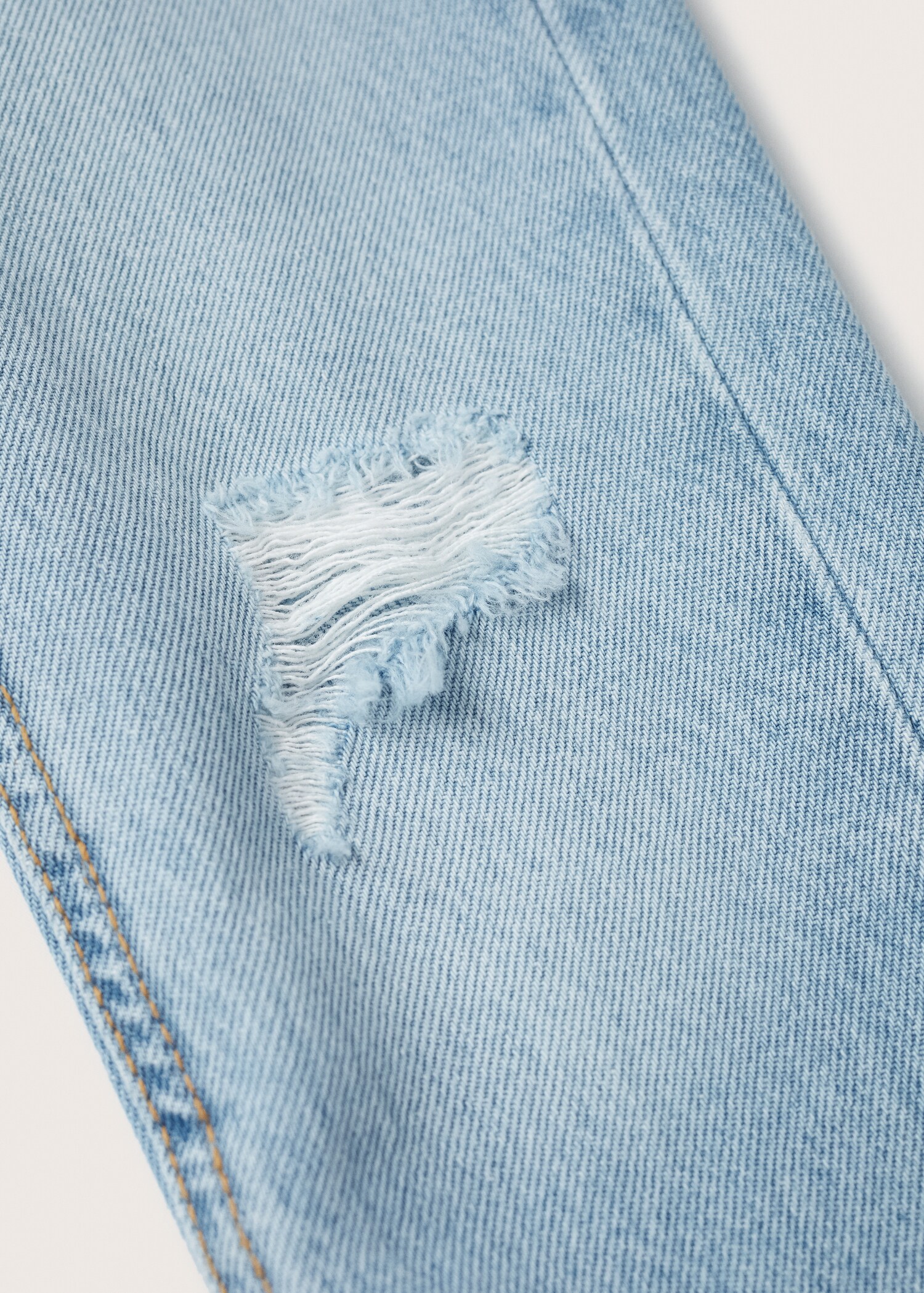 Decorative ripped regular jeans - Details of the article 8