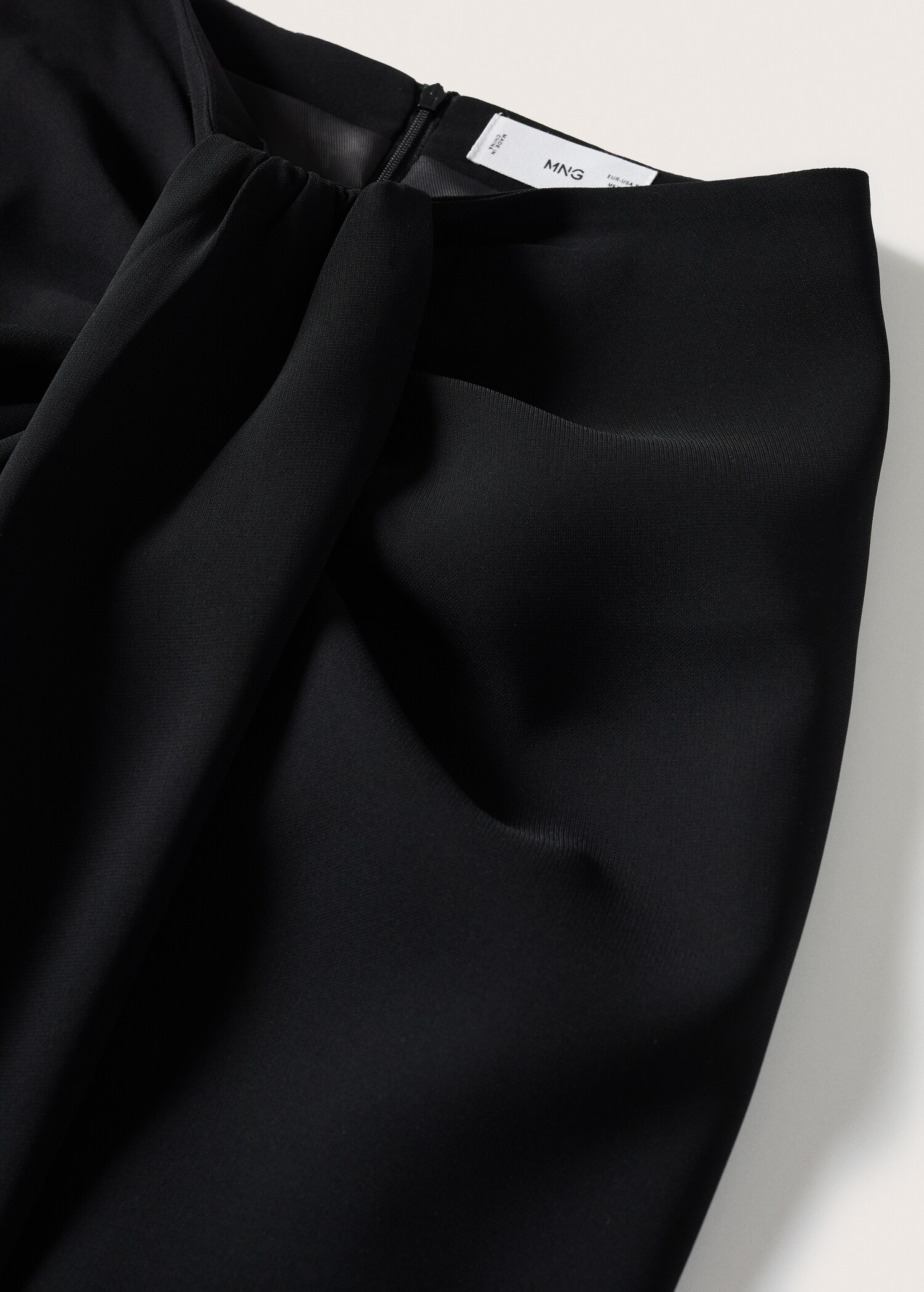 Pouzdrová sukně s uzlem - Detail zboží 8