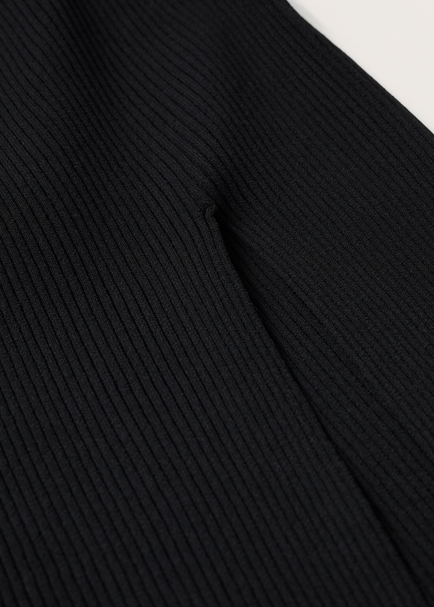 Strickkleid mit Bateau-Ausschnitt - Detail des Artikels 8