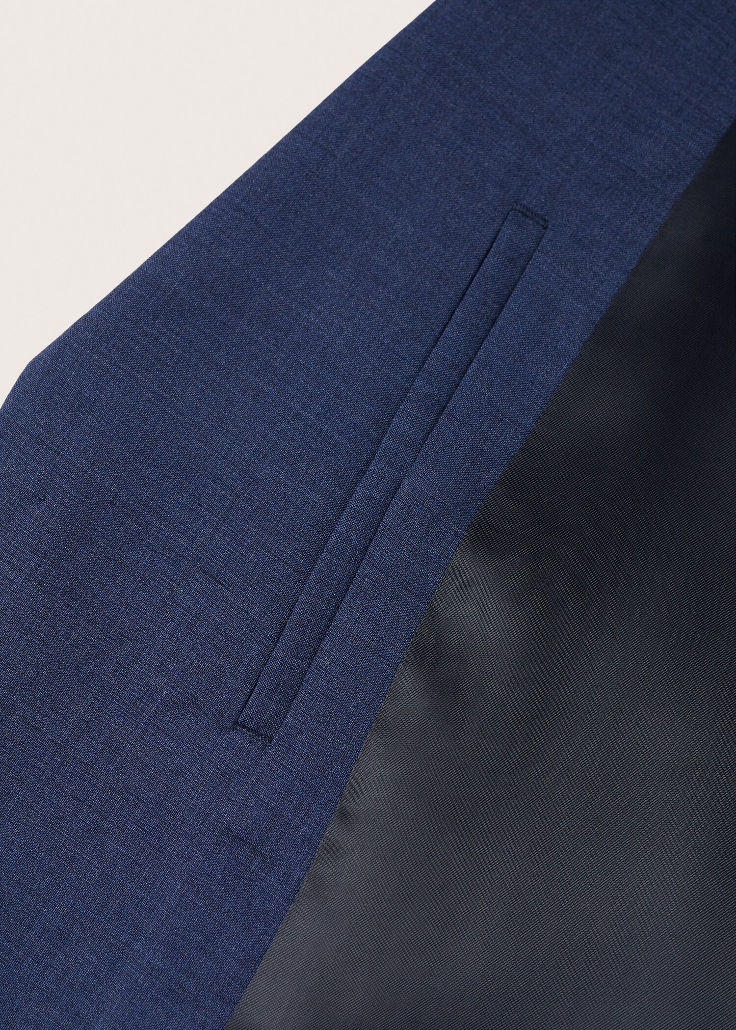 Slim Fit Anzugjacke aus Schurwolle - Detail des Artikels 8
