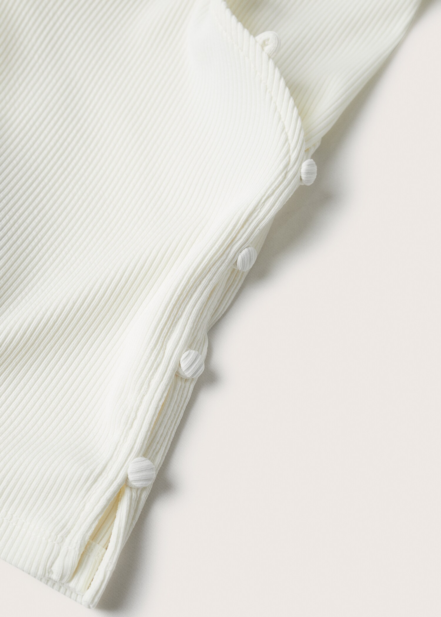 Geknöpfter Cardigan mit Rippstruktur - Detail des Artikels 8