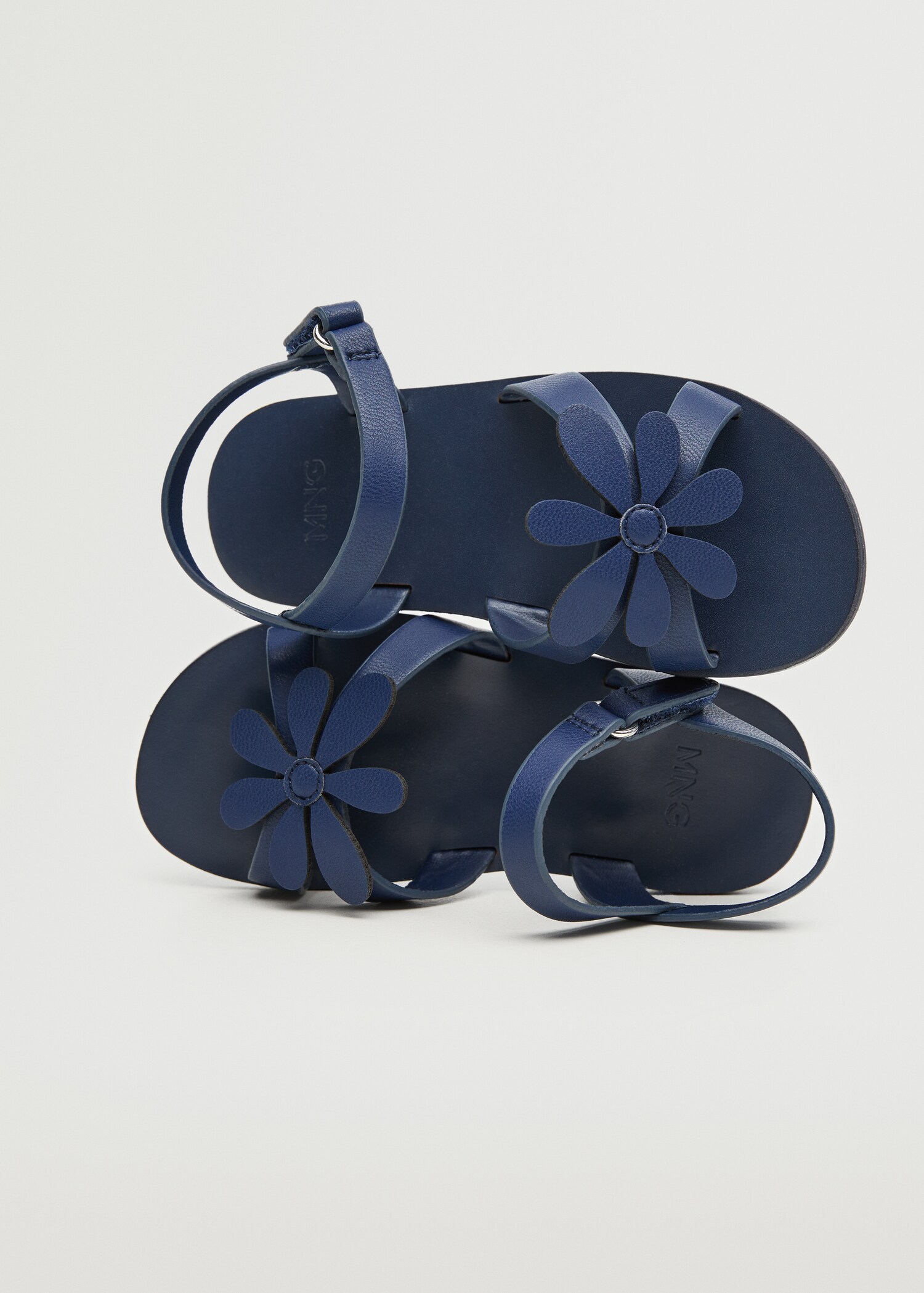 Flower appliqué sandals - Details of the article 3