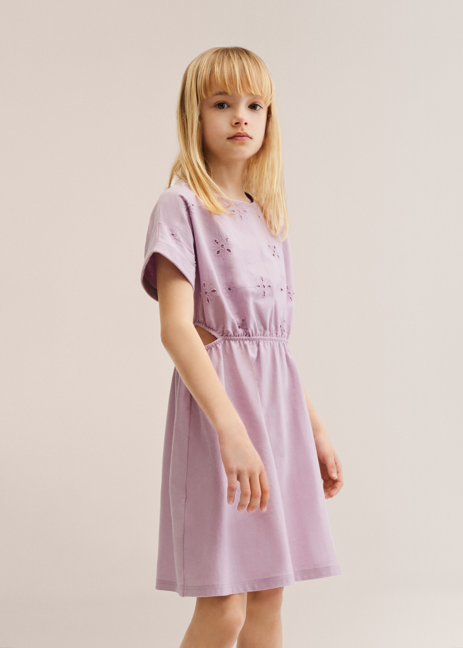 Embroidered dress with side slits - Medium plane