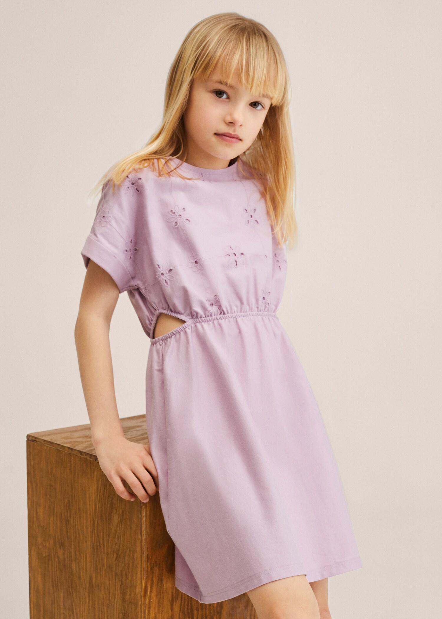 Embroidered dress with side slits - Details of the article 1