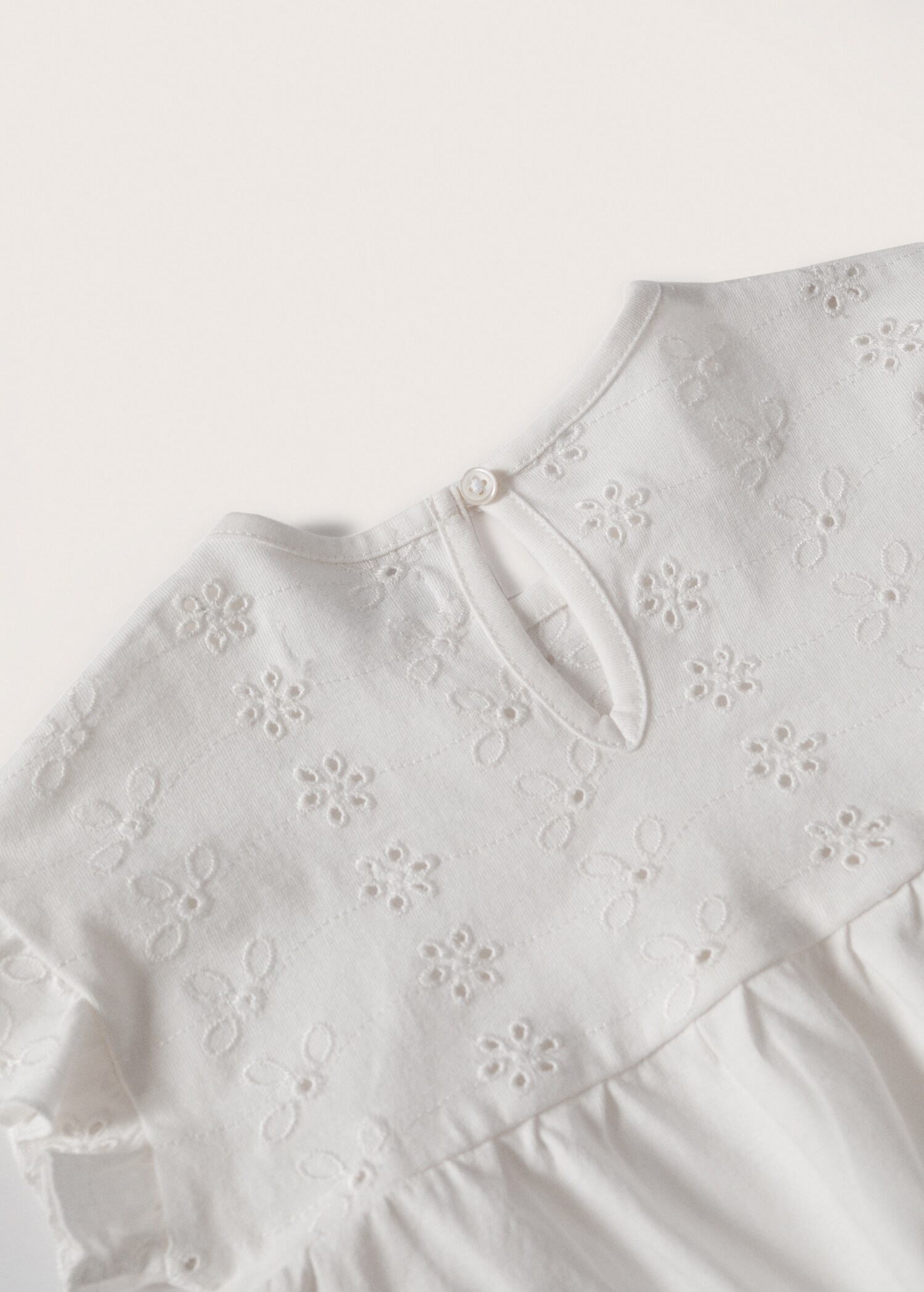 Swiss embroidery t-shirt - Details of the article 8